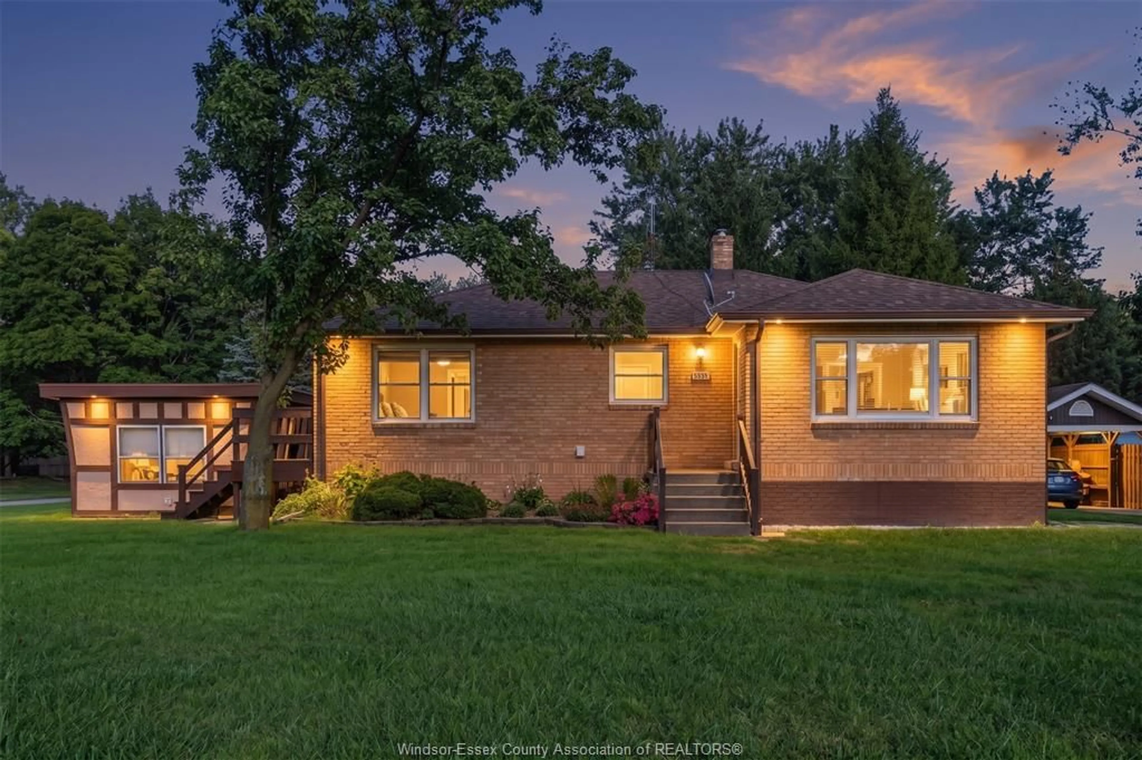 Home with brick exterior material, street for 5505 MALDEN Rd, Windsor Ontario N9E 3W1