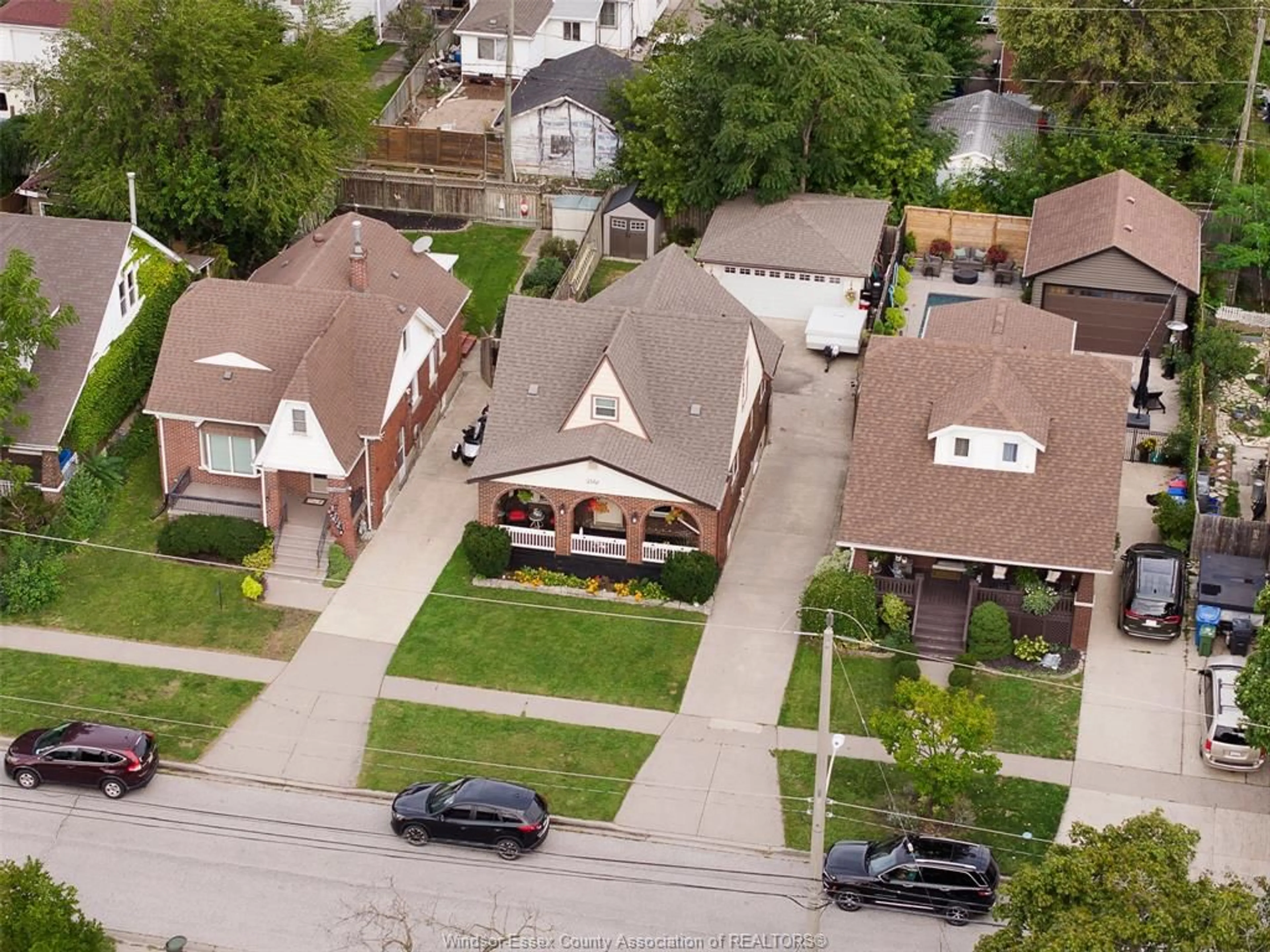 A pic from outside/outdoor area/front of a property/back of a property/a pic from drone, street for 2322 BYNG Rd, Windsor Ontario N8W 3E5