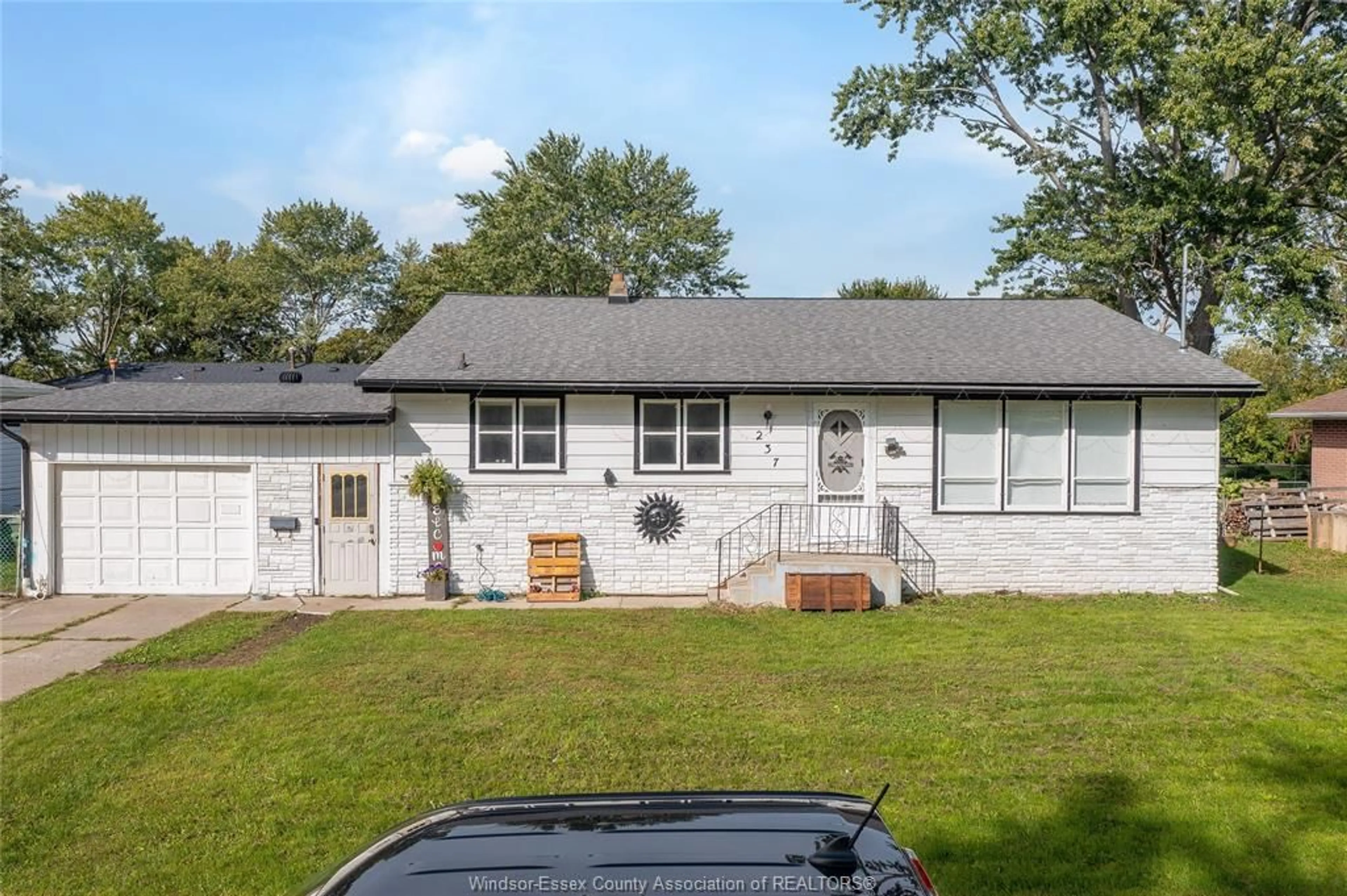 Home with vinyl exterior material, street for 237 SAINT MARY'S Rd, Lakeshore Ontario N0R 1C0