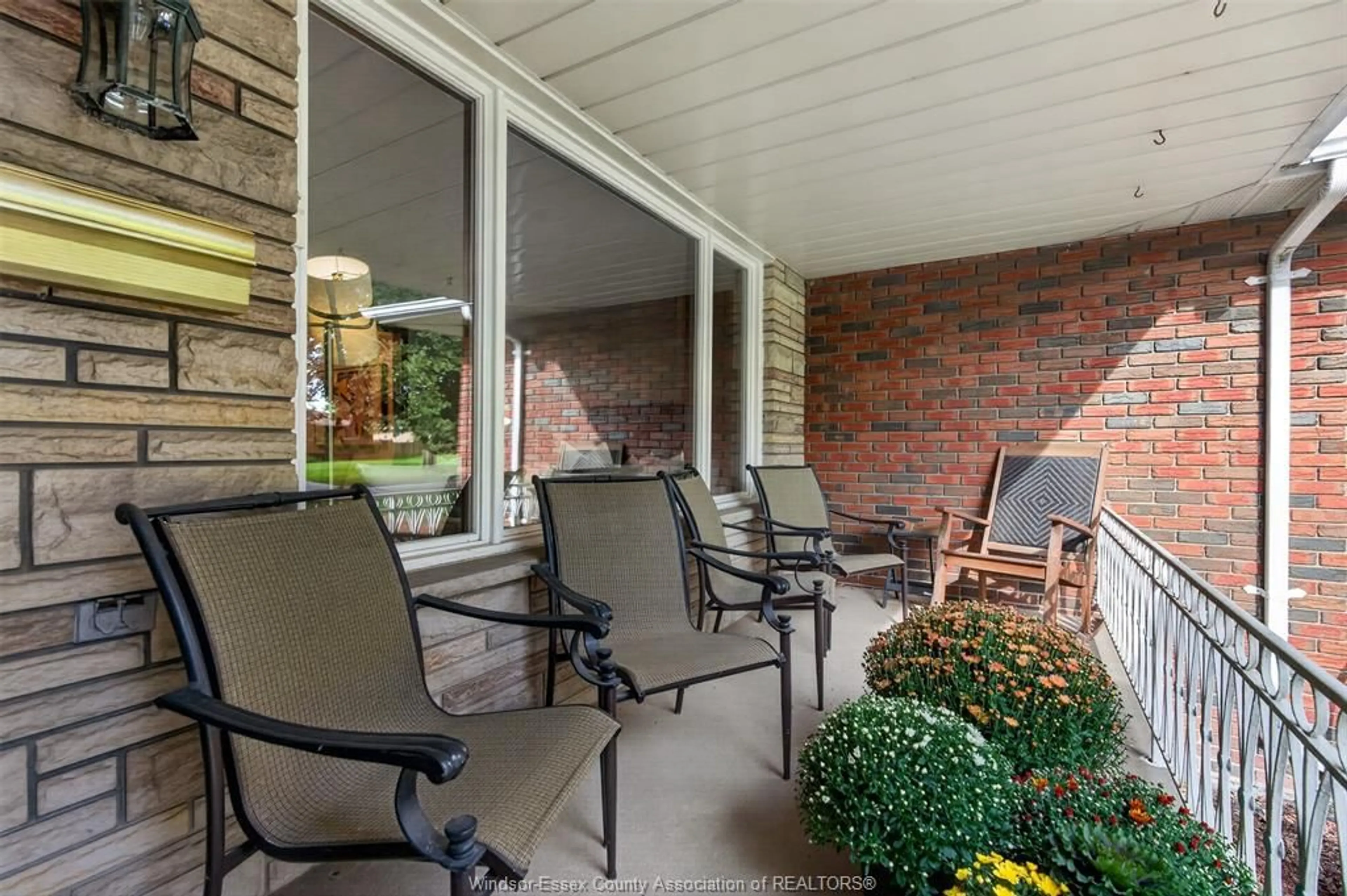Patio, unknown for 1565 Roxborough, Windsor Ontario N9B 3H2