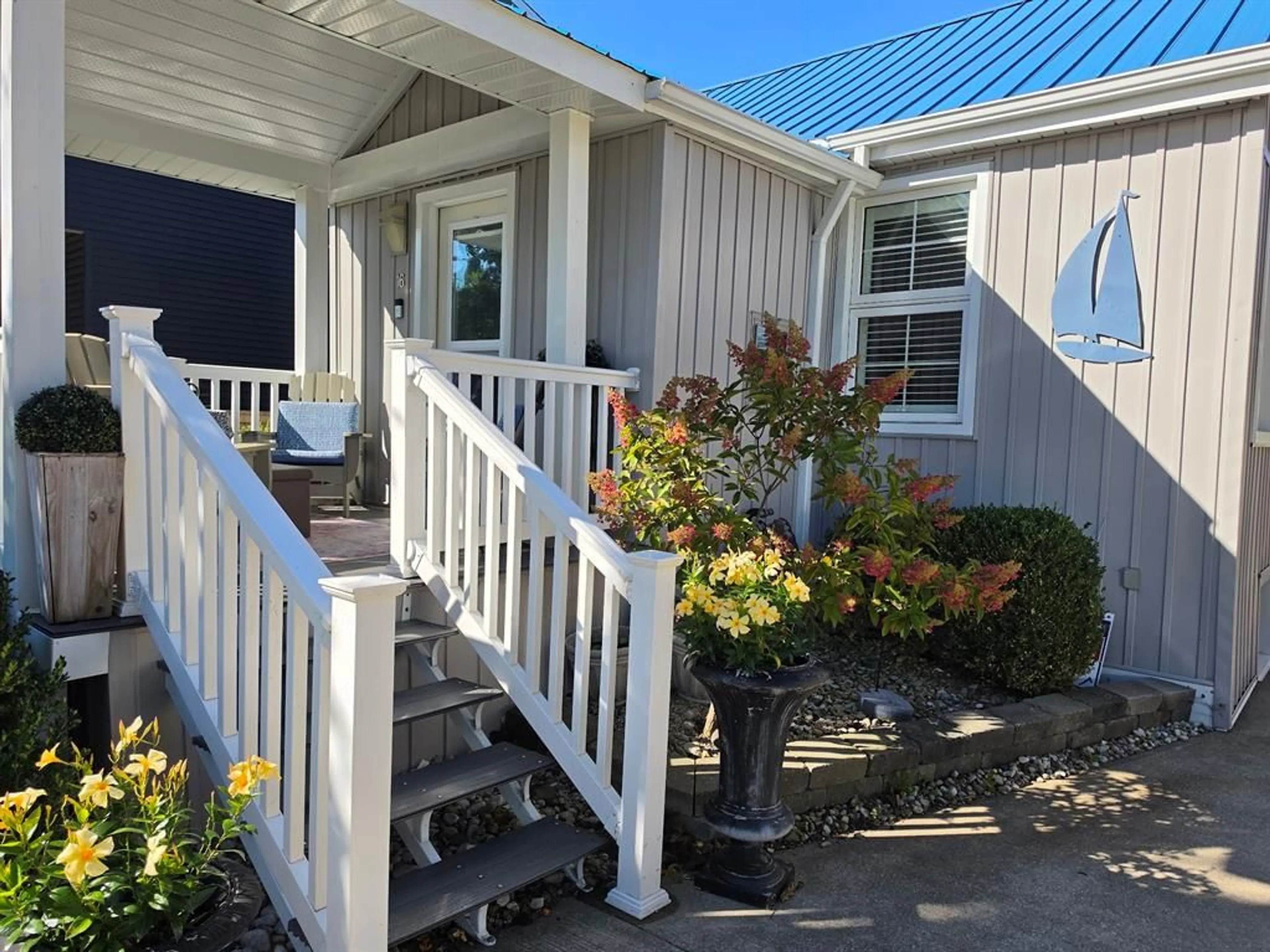 Unknown for 16 Fort St, Point Edward Ontario N7V 1M2