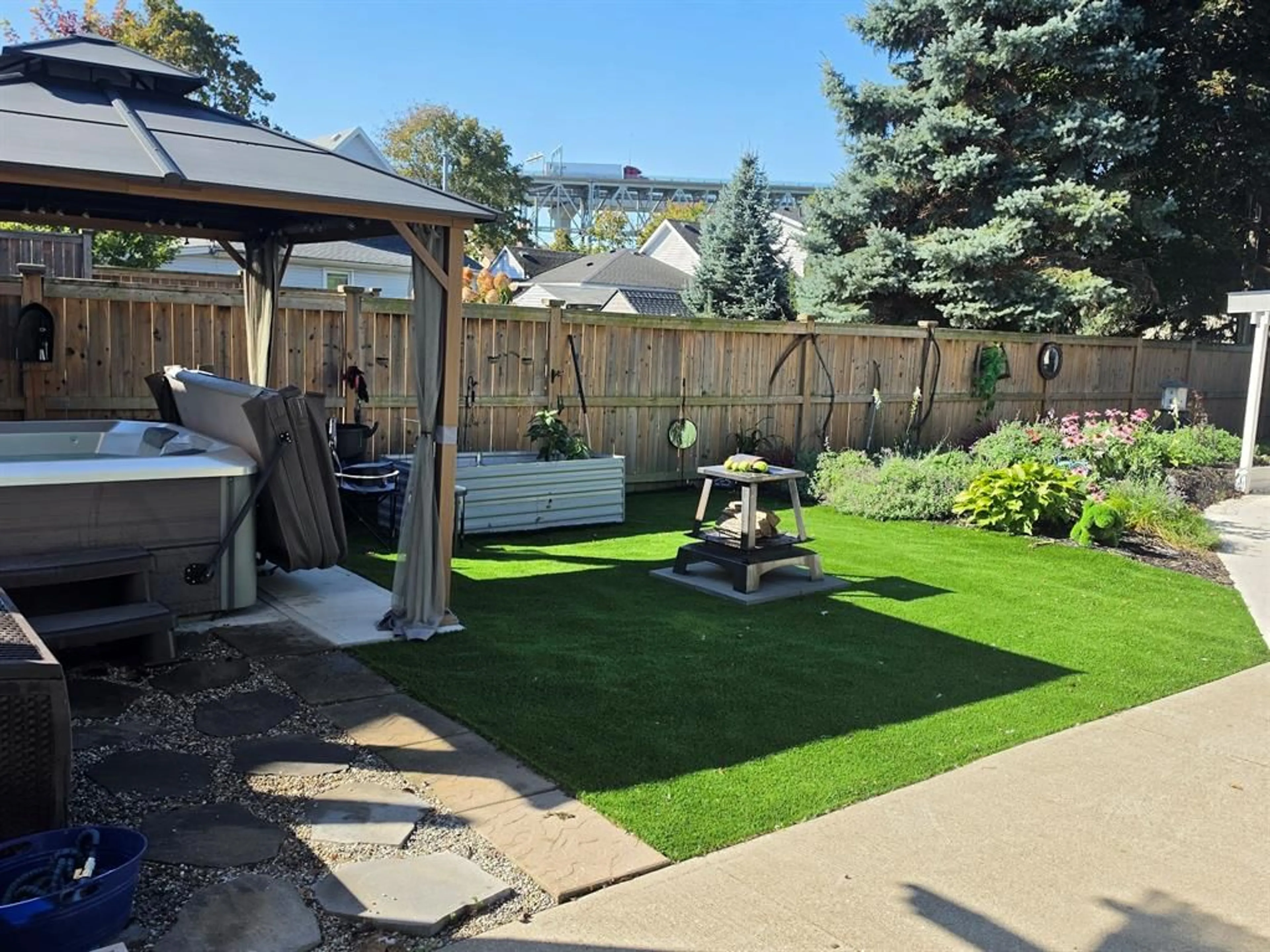 Patio, unknown for 16 Fort St, Point Edward Ontario N7V 1M2