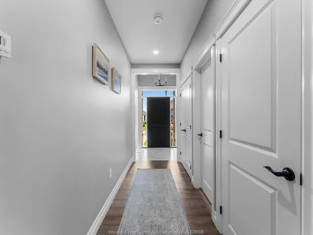 410 CASERTA Cres, Lakeshore 4