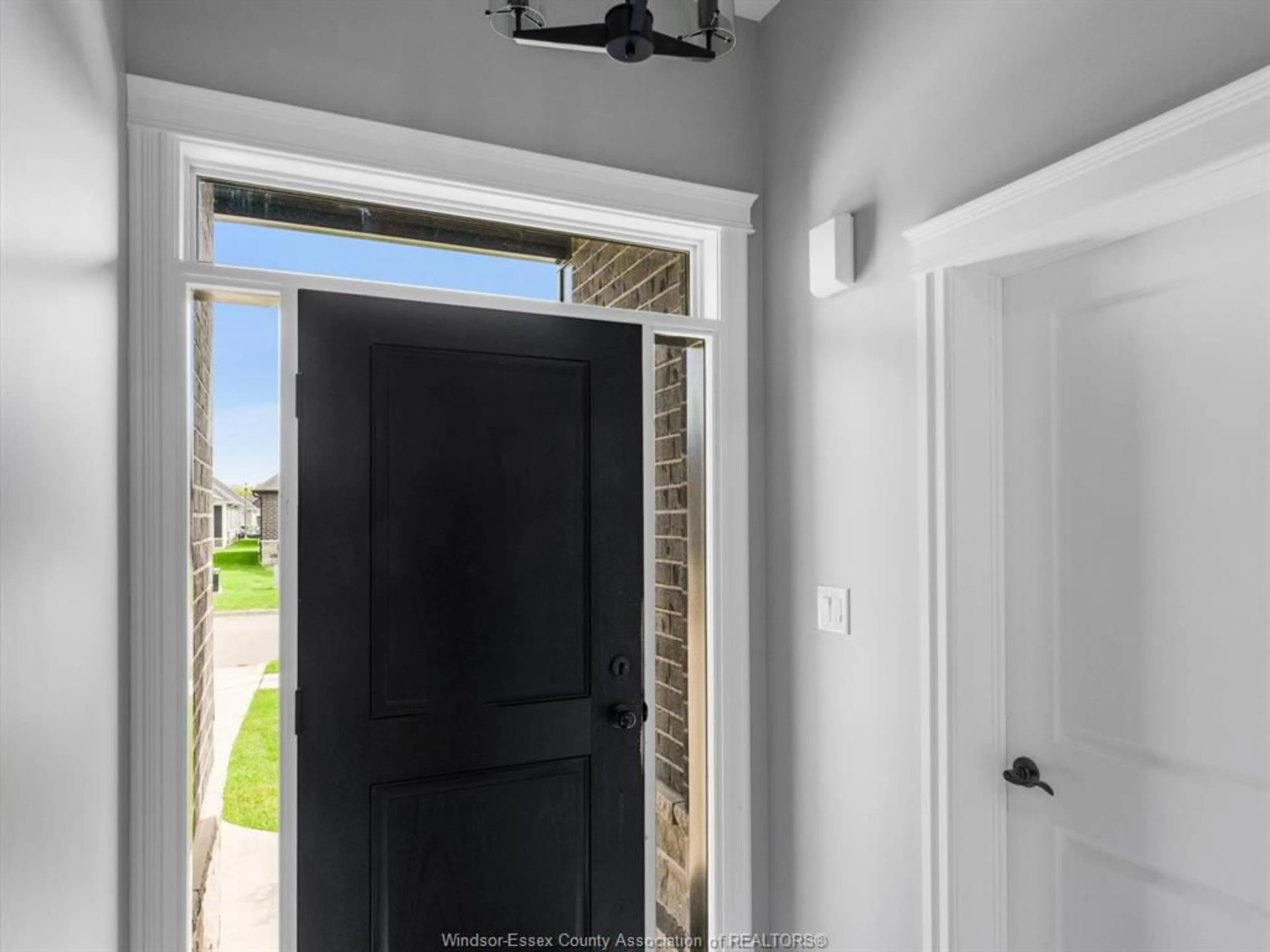 Indoor entryway for 410 CASERTA Cres, Lakeshore Ontario N0R 1Z0