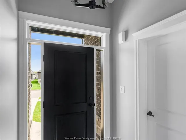 410 CASERTA Cres, Lakeshore 5