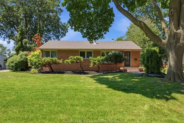 251 ST. MARKS Rd, Tecumseh 2