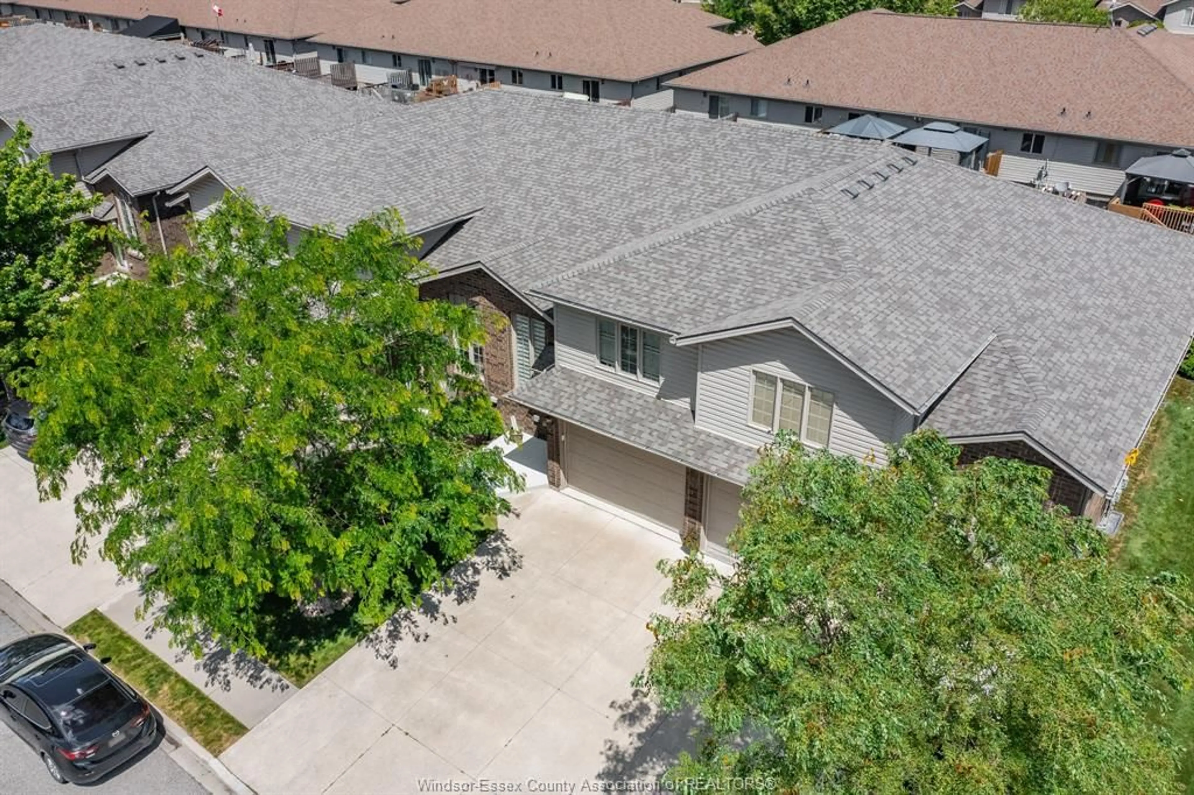 A pic from outside/outdoor area/front of a property/back of a property/a pic from drone, street for 11916 BOULDER Cres, Windsor Ontario N8P 1Z6