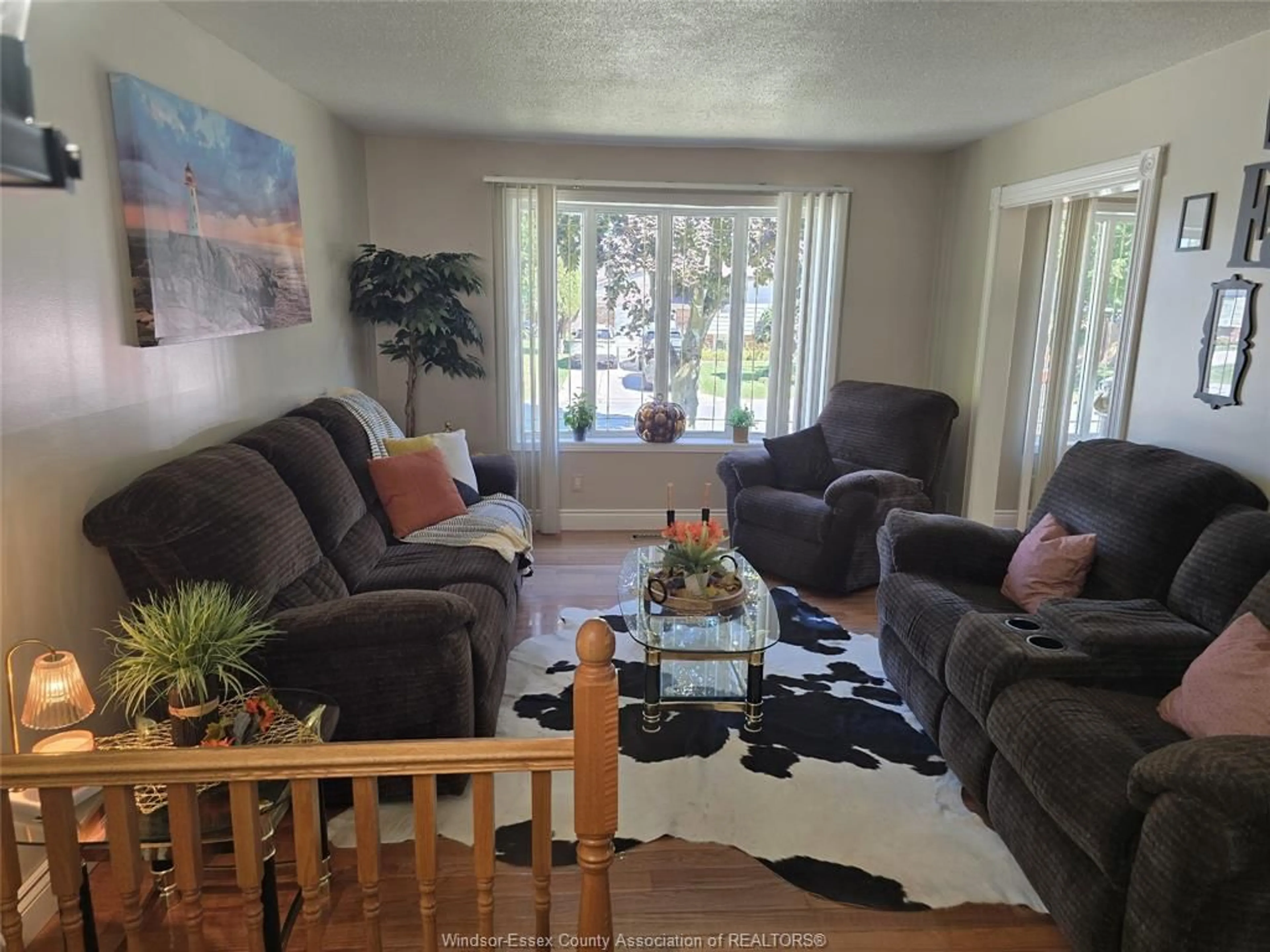 Living room with furniture, unknown for 33 BENNIE, Leamington Ontario N8H 4M2