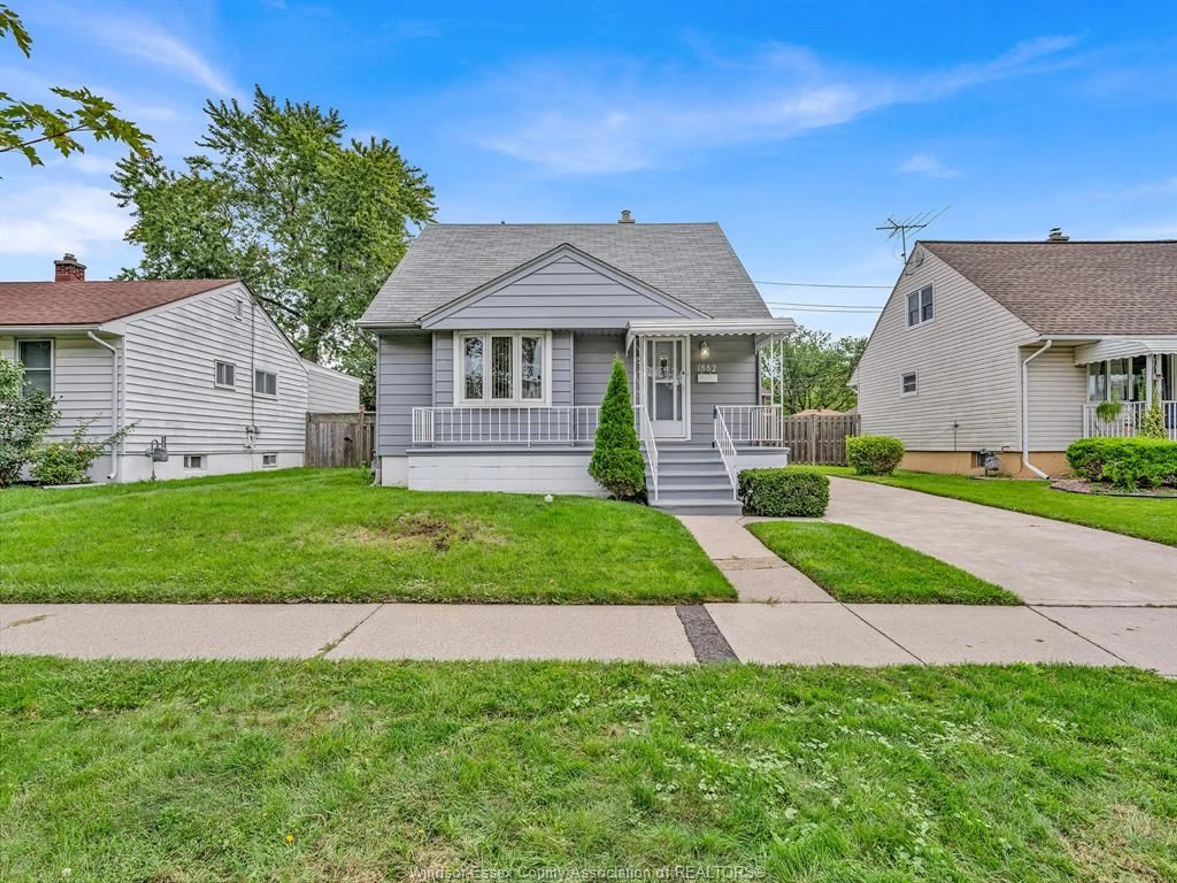 Home with vinyl exterior material, street for 1882 MALTA Rd, Windsor Ontario N8W 4H2