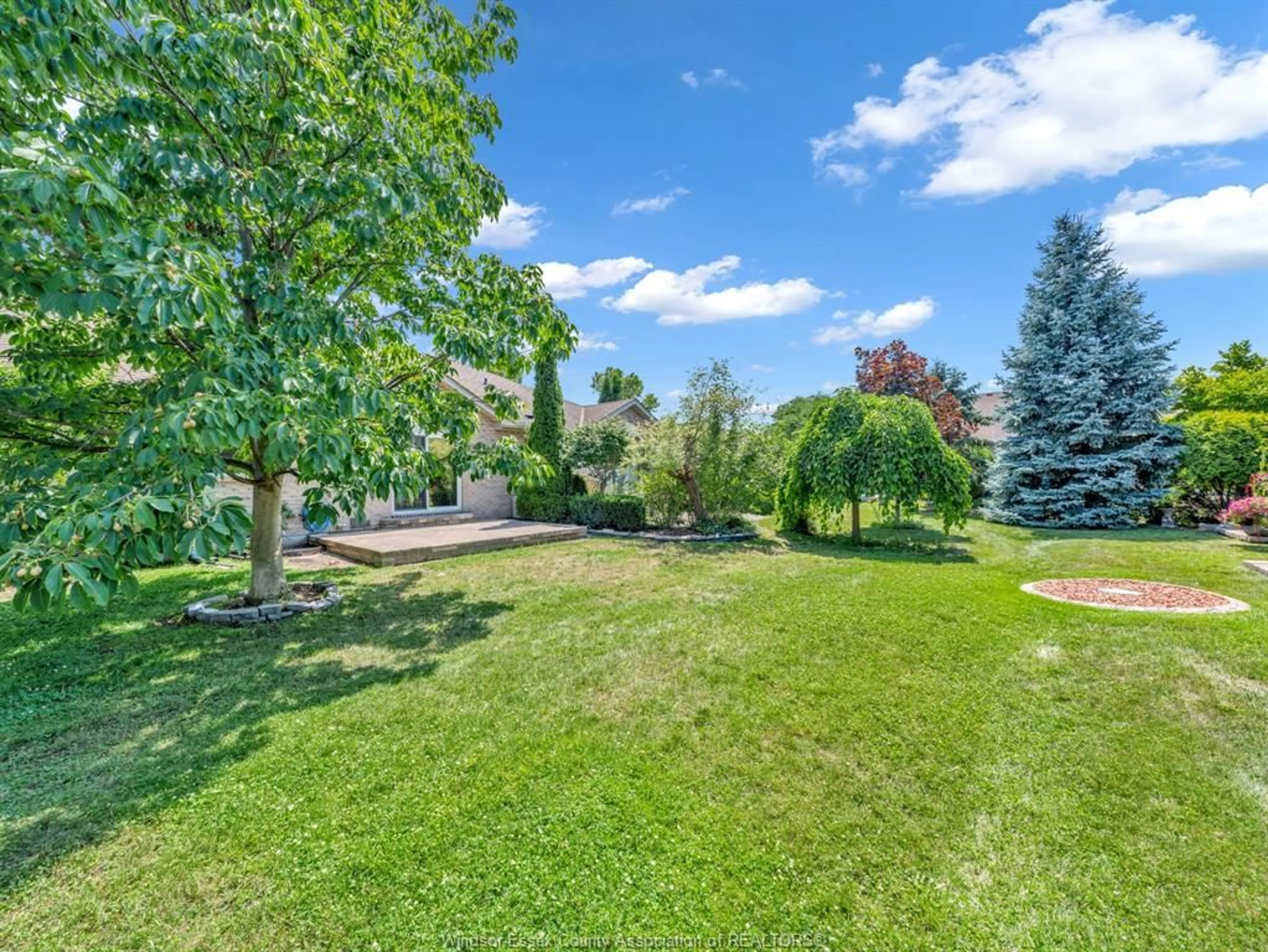 A pic from outside/outdoor area/front of a property/back of a property/a pic from drone, unknown for 4568 BROTHER'S COURT, Windsor Ontario N9G 2W1