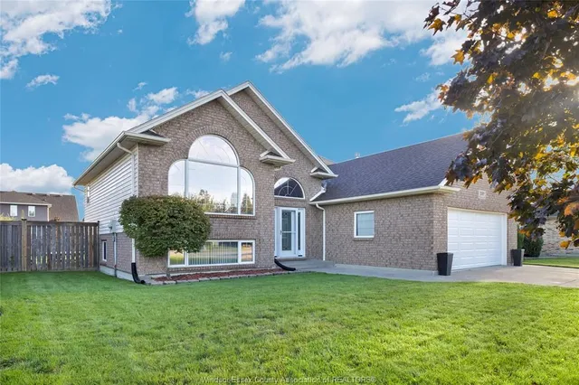 237 WOODVIEW Dr, Essex 4