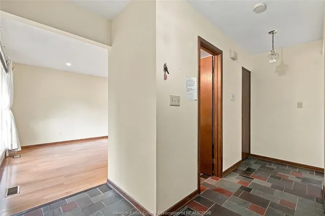 9966 ASGARD, Windsor 4