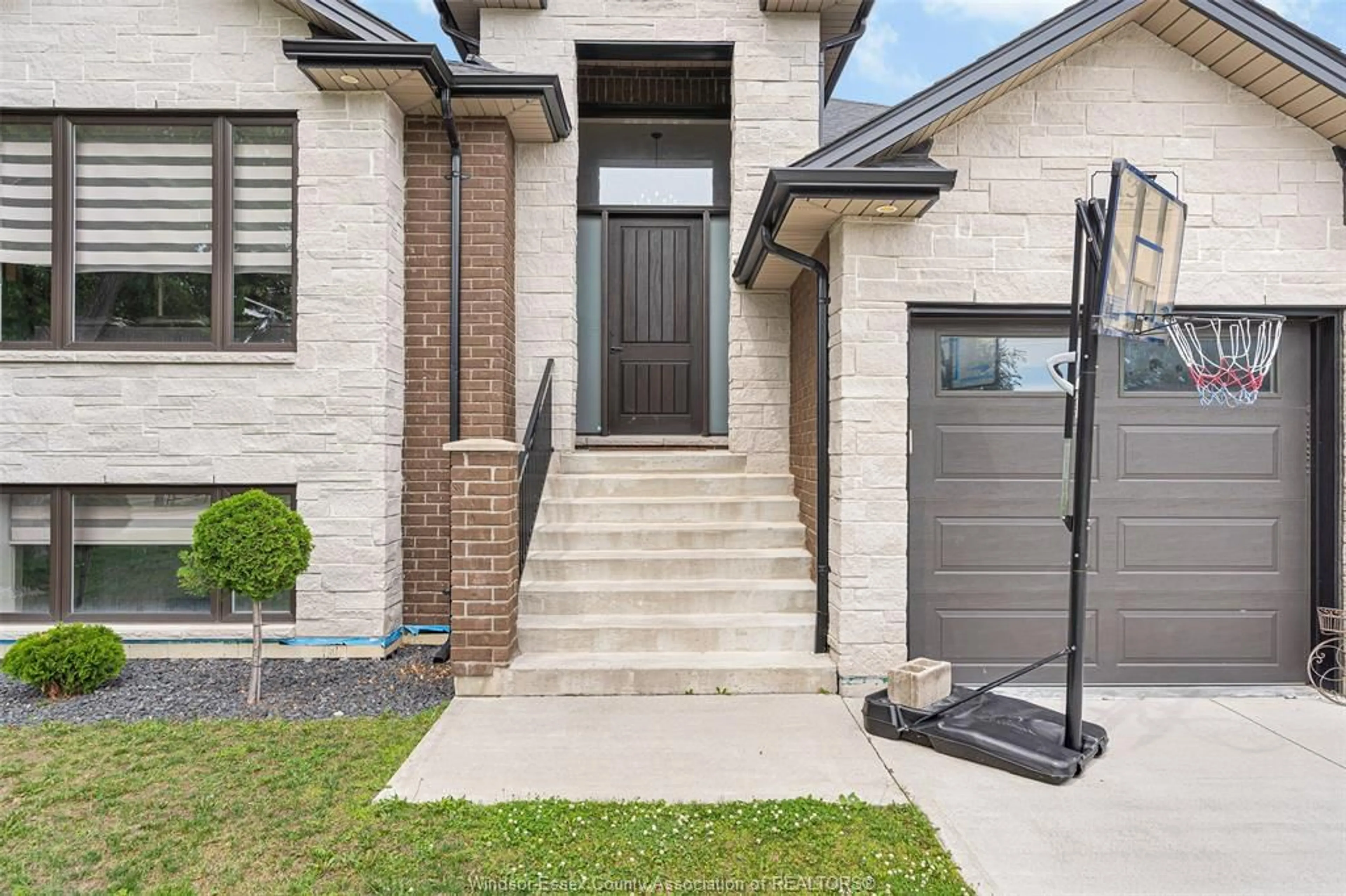 Home with brick exterior material, street for 137 GARY Ave, LaSalle Ontario N9J 1V3