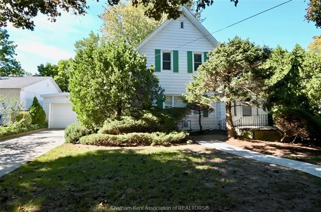57 Erie St, Ridgetown 2