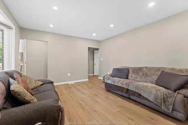 3163 Curry Ave, Windsor 4