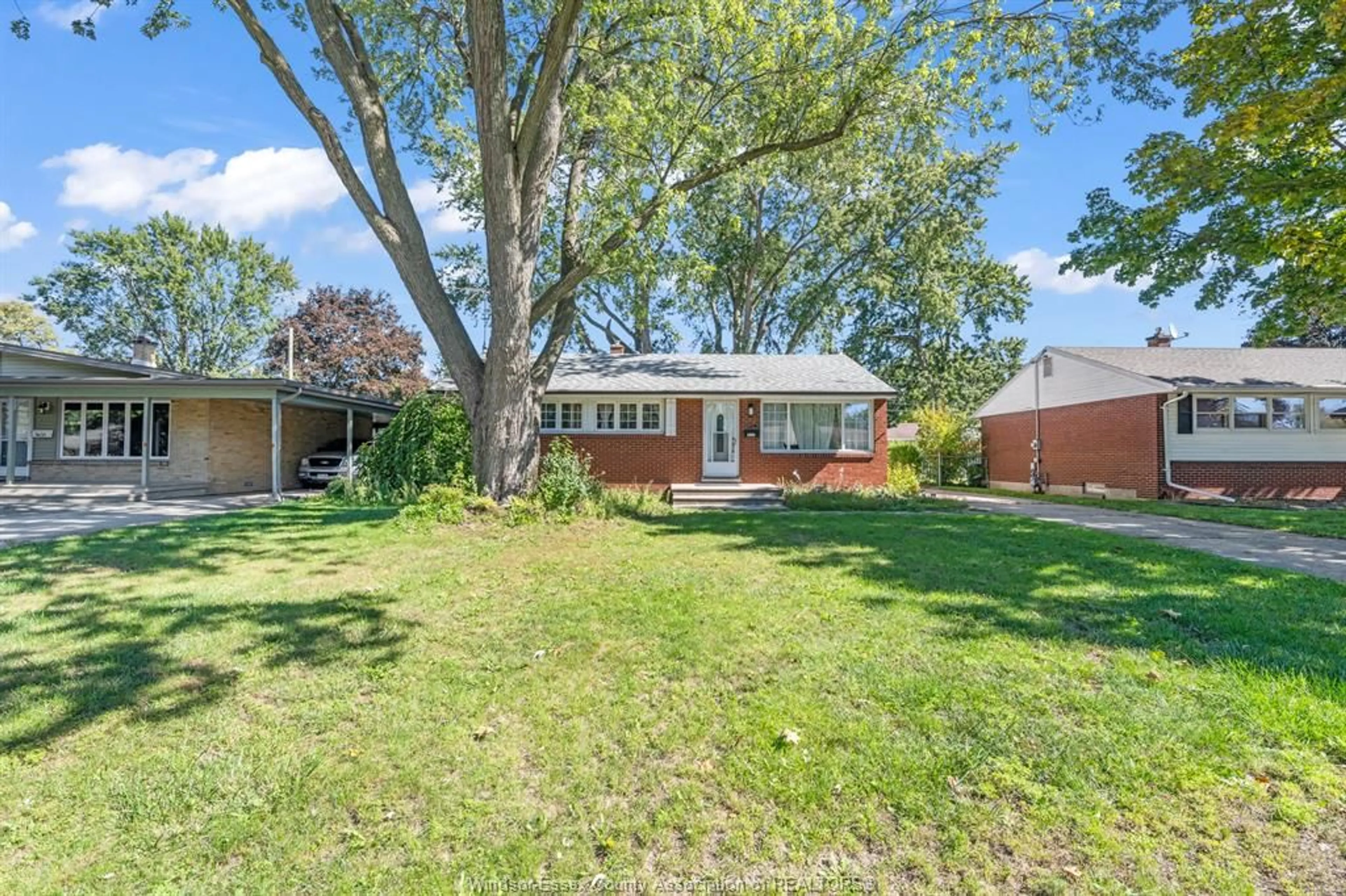Patio, street for 3660 ROXBOROUGH, Windsor Ontario N9E 3A2