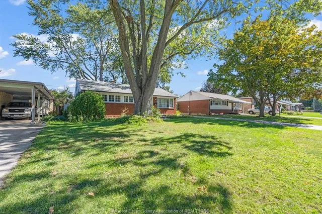 3660 ROXBOROUGH, Windsor 3