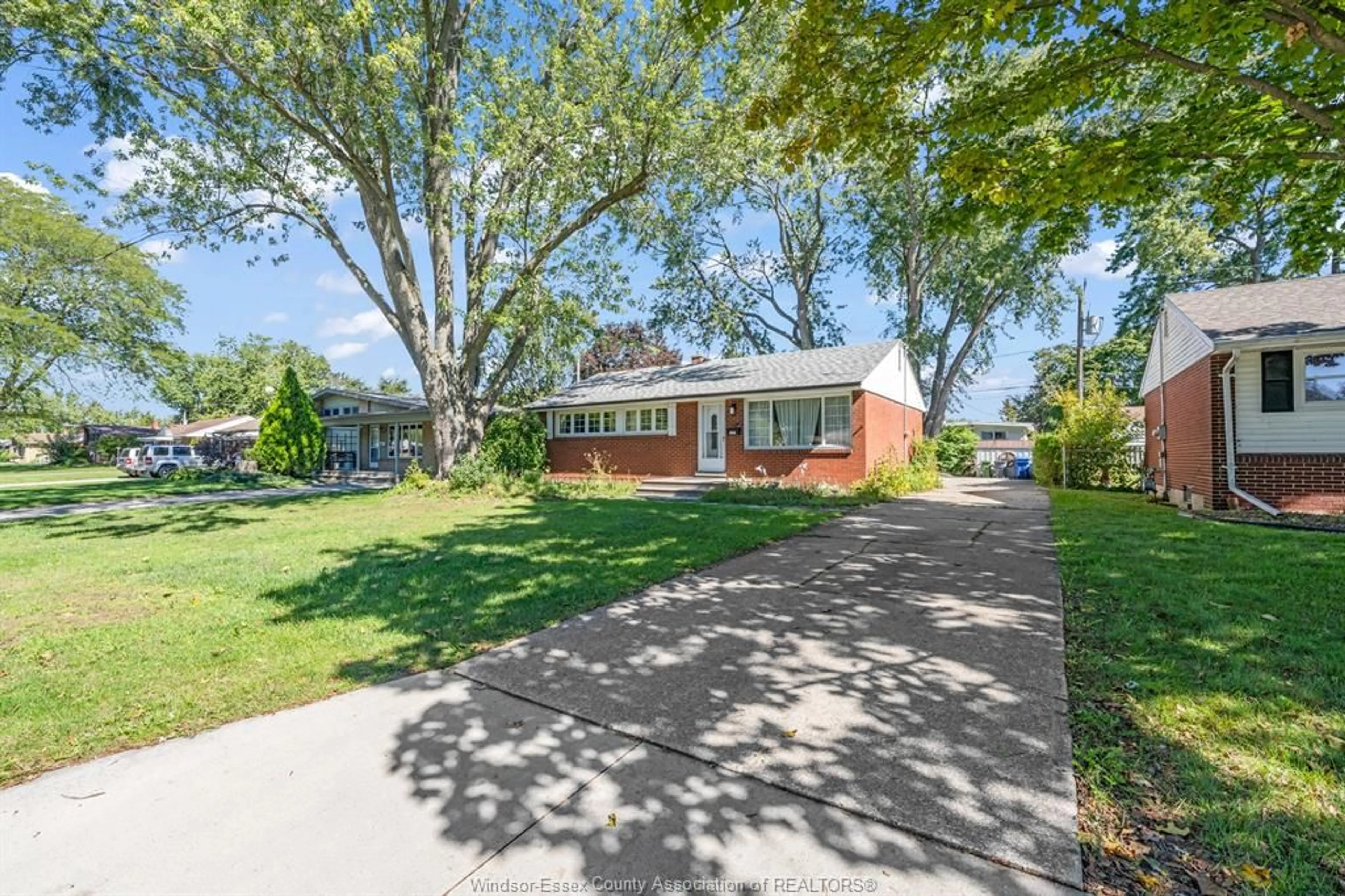 Unknown for 3660 ROXBOROUGH, Windsor Ontario N9E 3A2