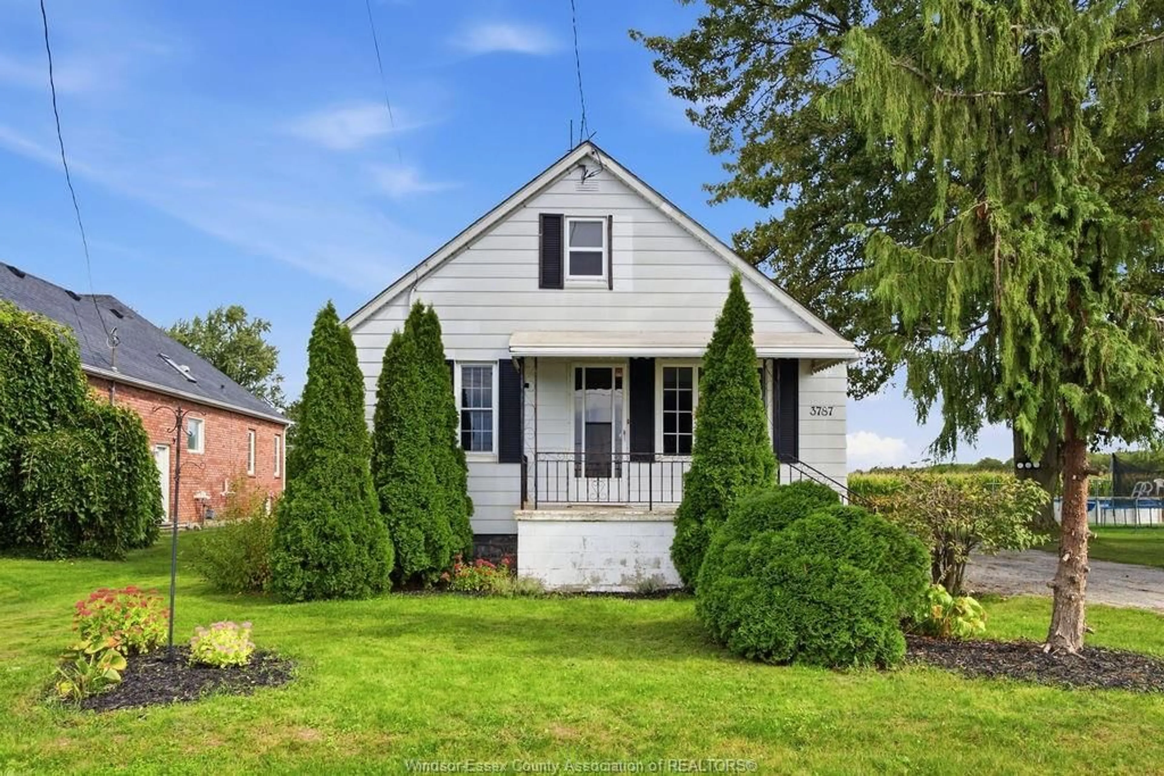 Home with vinyl exterior material, street for 3787 CONCESSION RD 3 N, Amherstburg Ontario N9V 2Y9