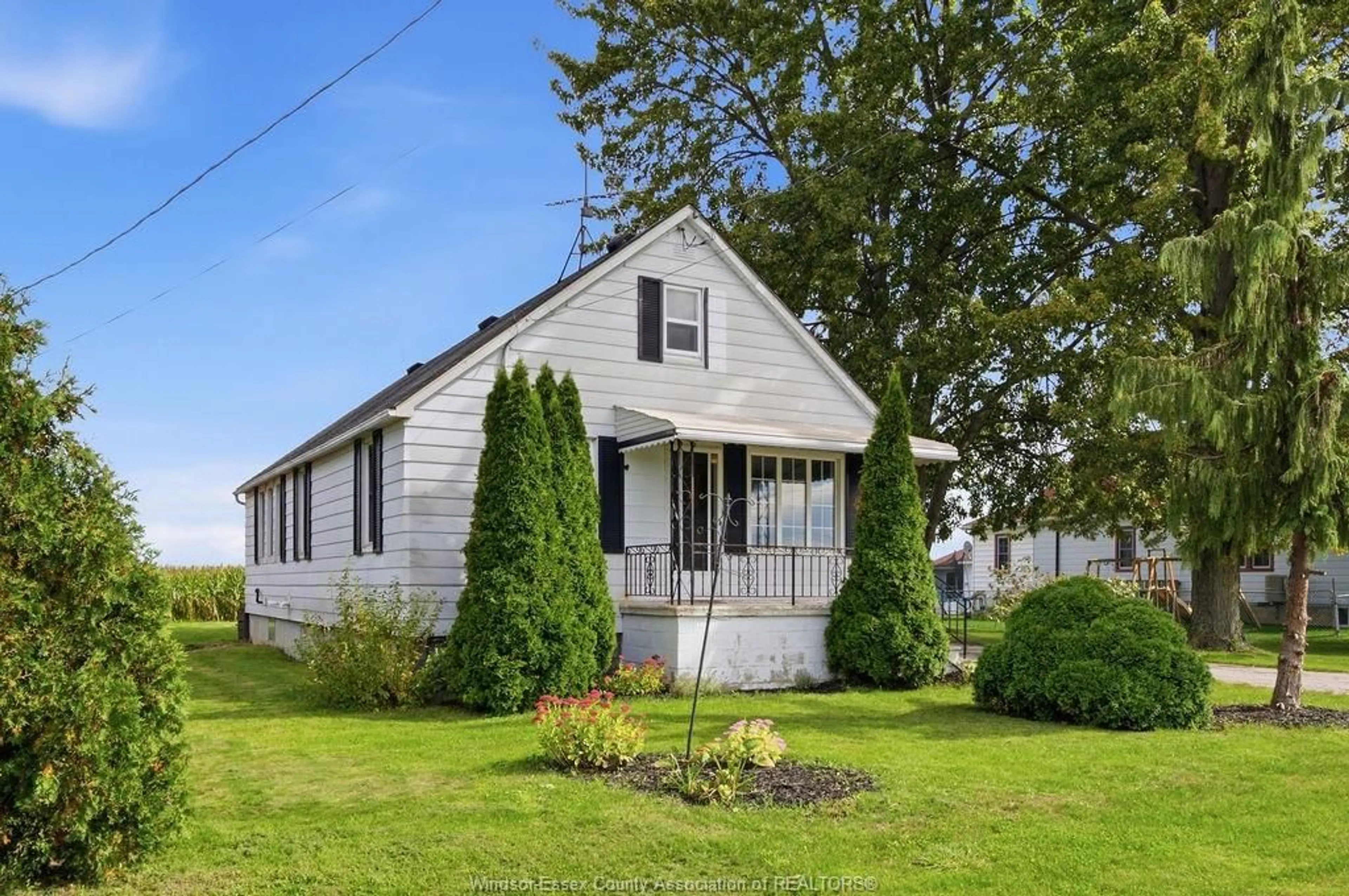 Home with vinyl exterior material, street for 3787 CONCESSION RD 3 N, Amherstburg Ontario N9V 2Y9