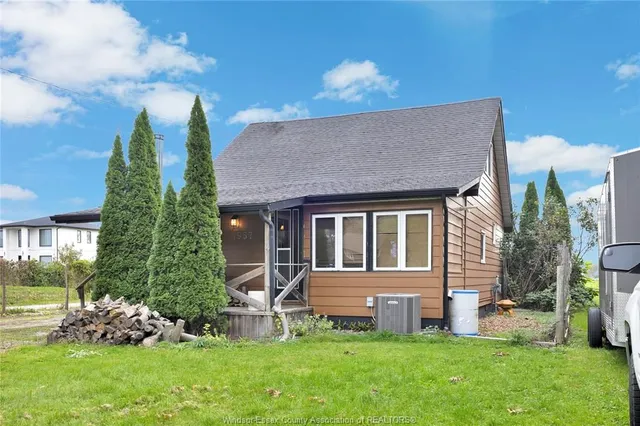 1957 FRONT Rd, Amherstburg 3