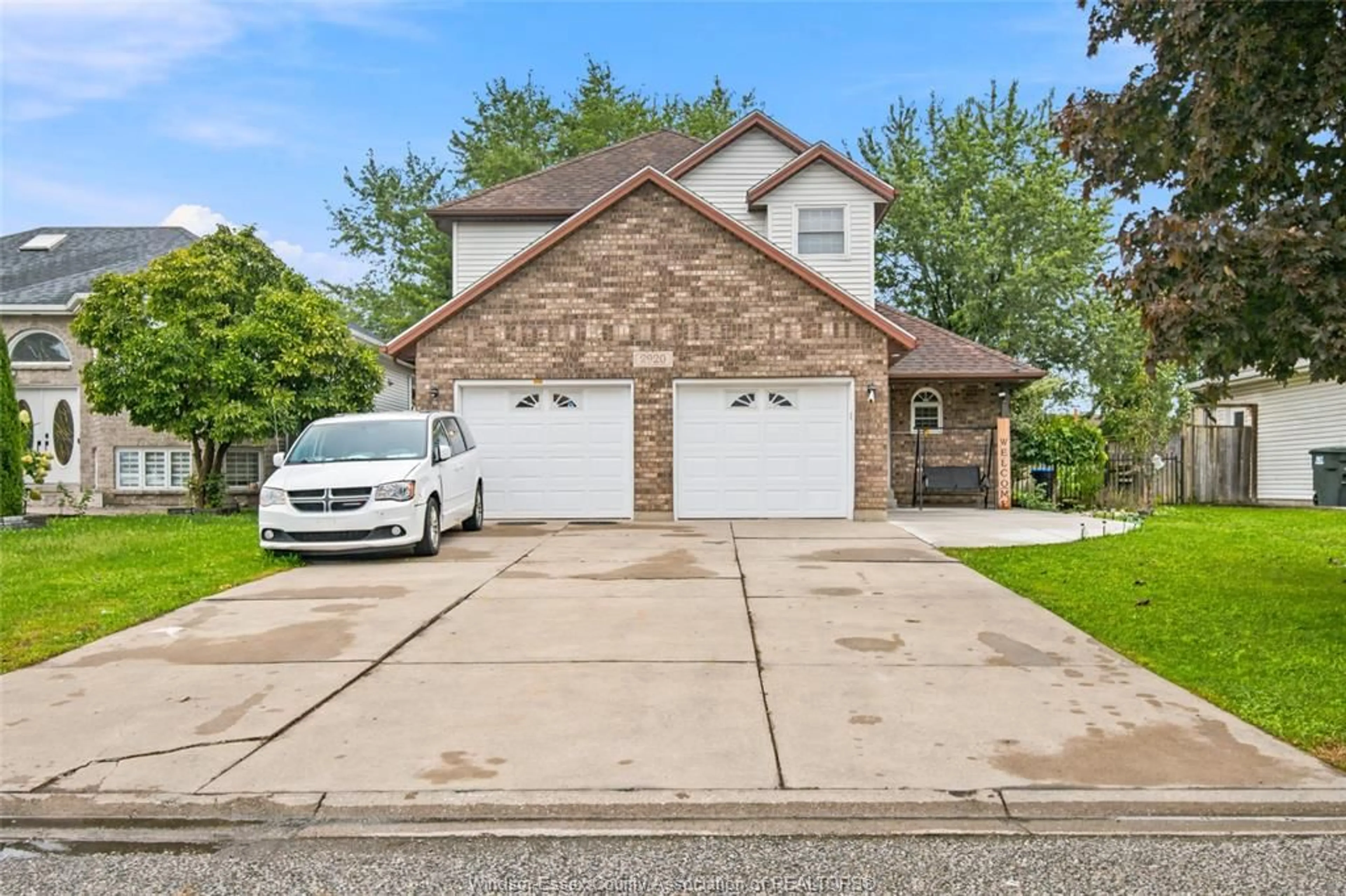 Unknown for 2920 STRAWBERRY Dr, Tecumseh Ontario N9K 1C1
