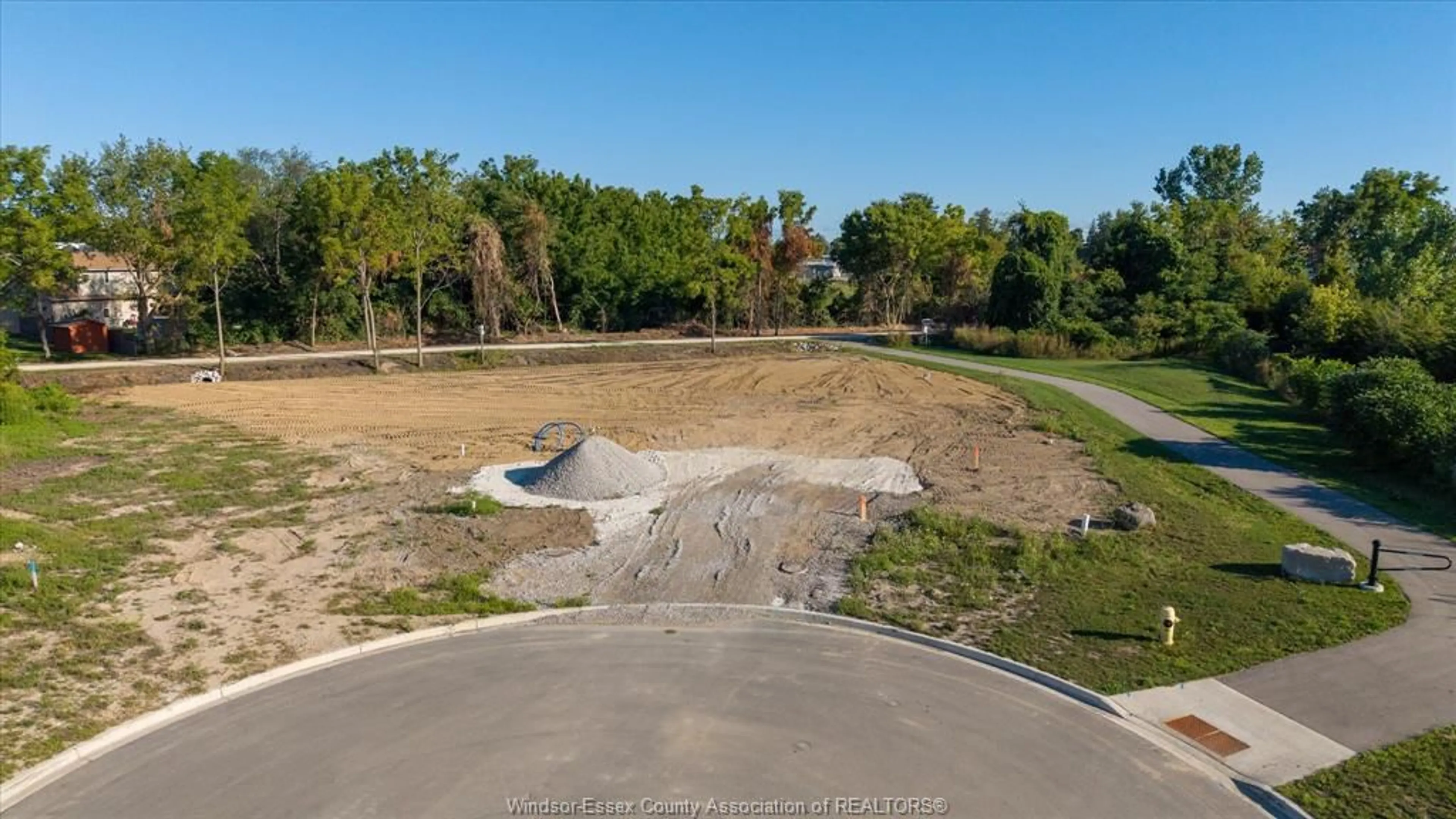 A pic from outside/outdoor area/front of a property/back of a property/a pic from drone, unknown for 143 GRANDVIEW AVENUE, Kingsville Ontario N9Y 0C8