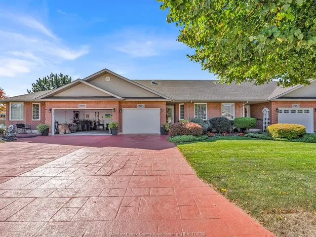 2211 CHATEAU Ave, Windsor 5