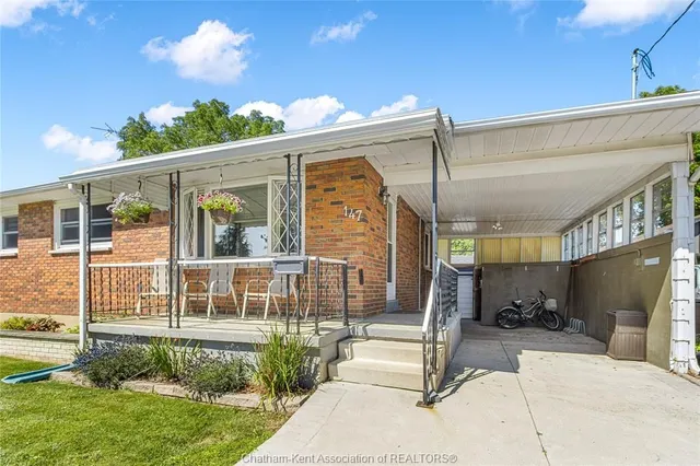 147 COVERDALE St, Chatham 5
