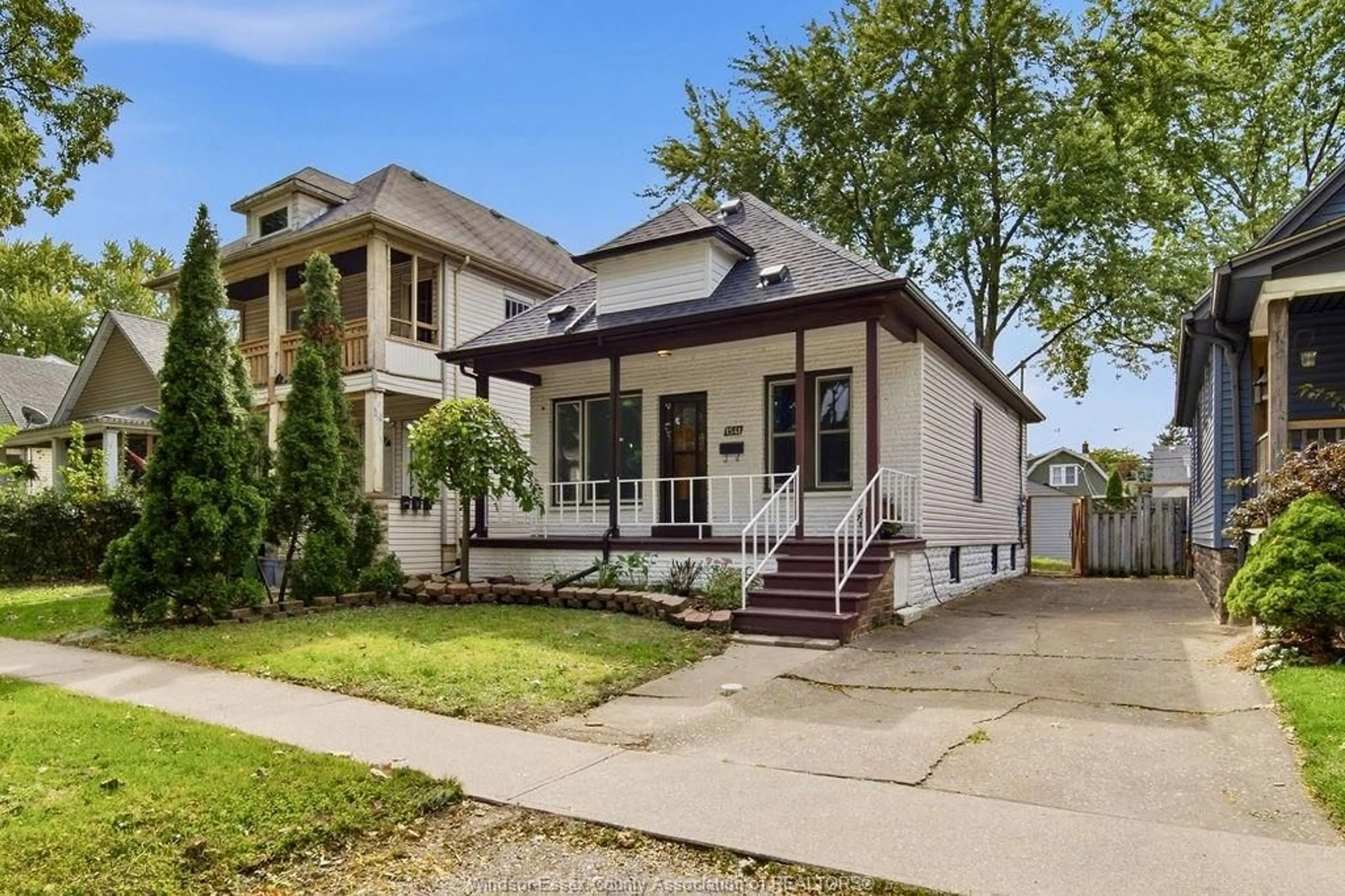 Home with brick exterior material, street for 1541 LINCOLN Rd, Windsor Ontario N8Y 2J3