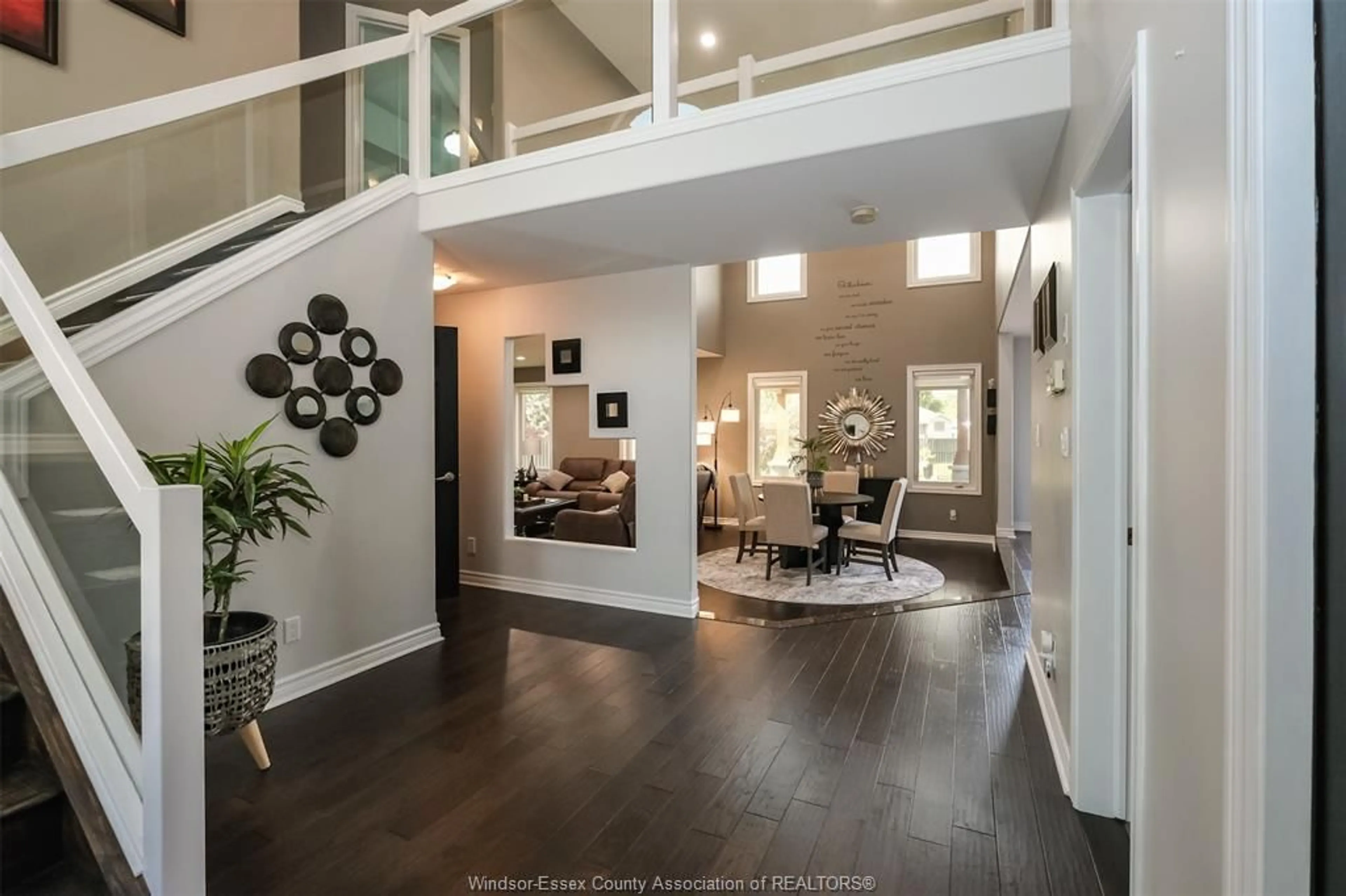 Indoor entryway for 369 PINEHURST Dr, Lakeshore Ontario N8L 0V8