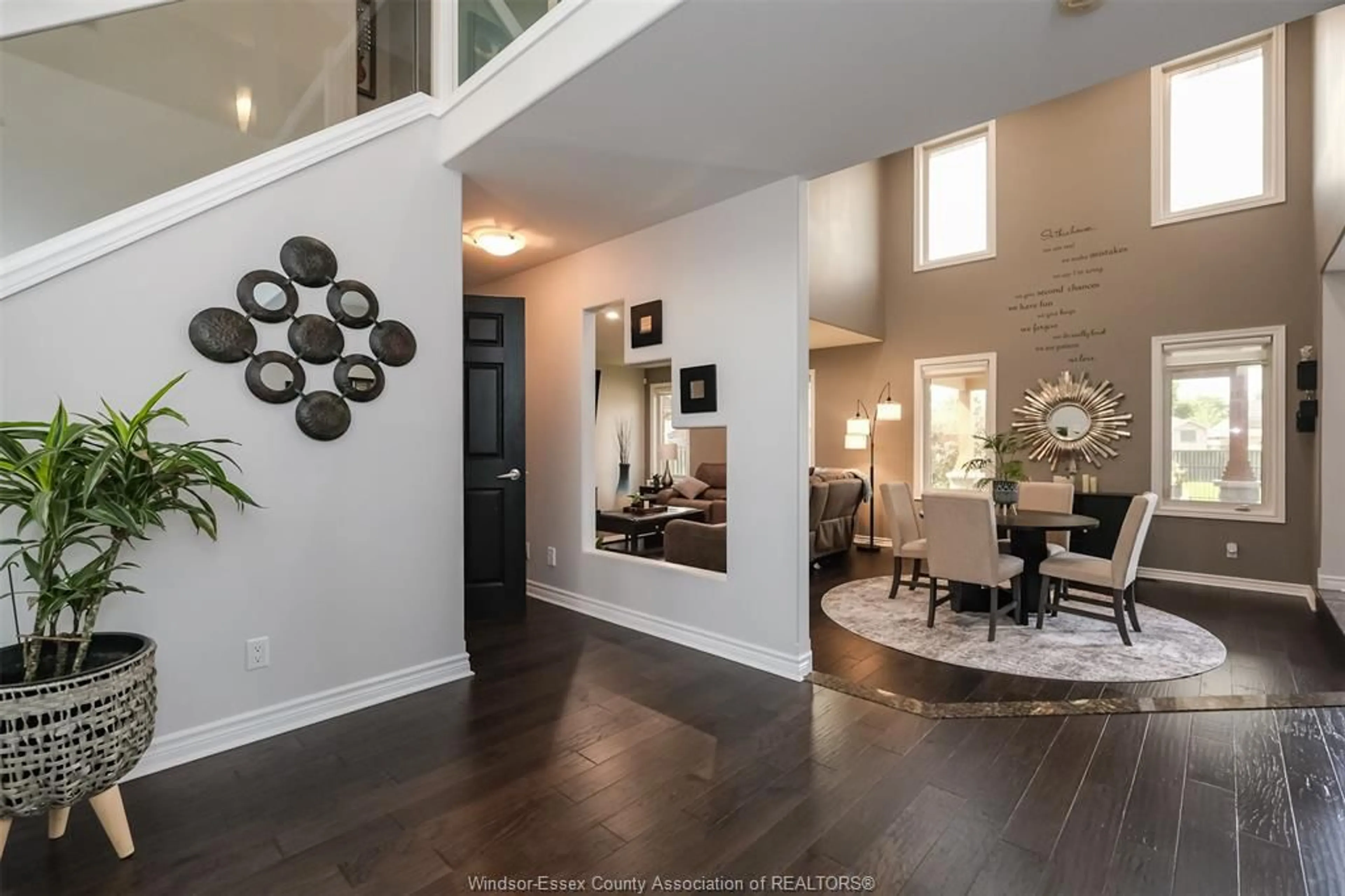 Indoor entryway for 369 PINEHURST Dr, Lakeshore Ontario N8L 0V8