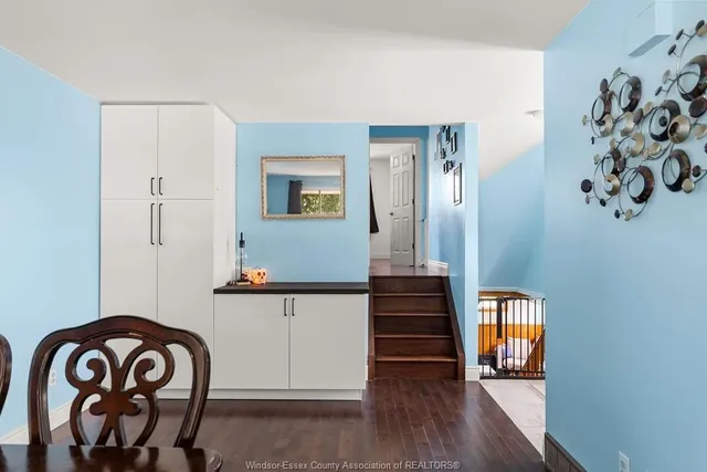 1630 BLUE SPRING, Windsor 5