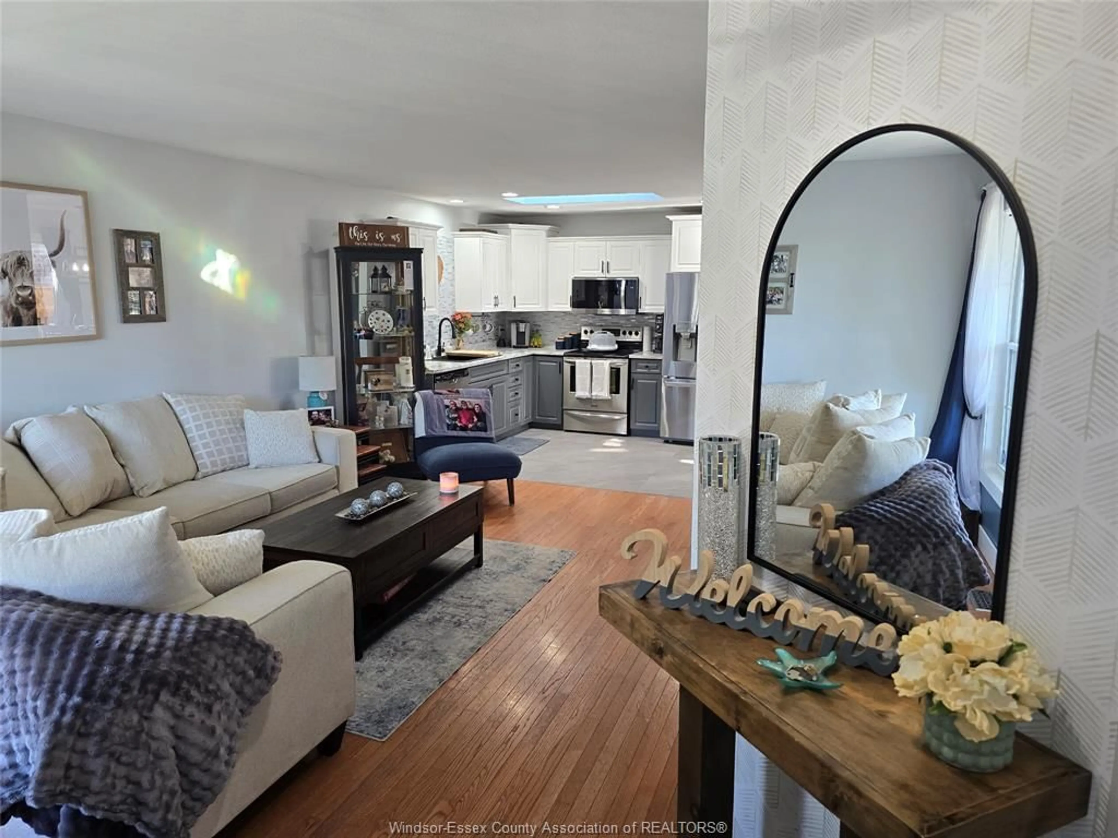 Living room with furniture, unknown for 110 GREENFIELD Lane, Chatham Ontario N7L 5N5