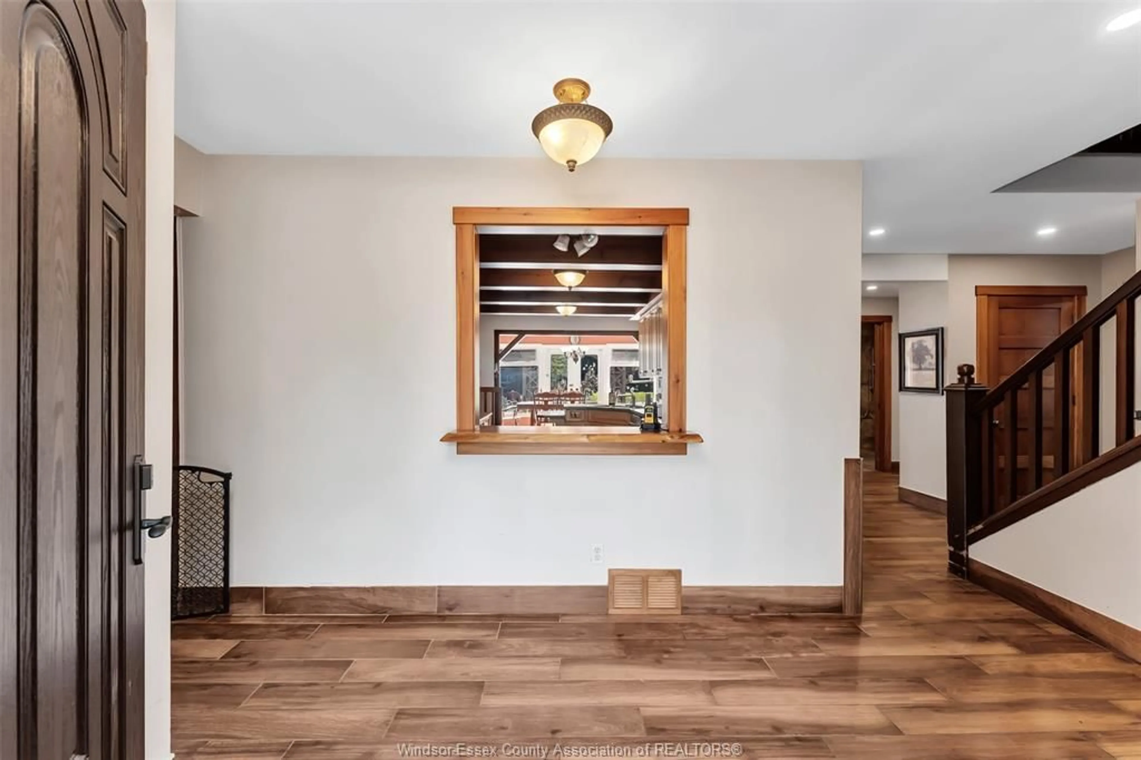 Indoor foyer for 4220 Queen's Line, Chatham-Kent Ontario N0P 2L0