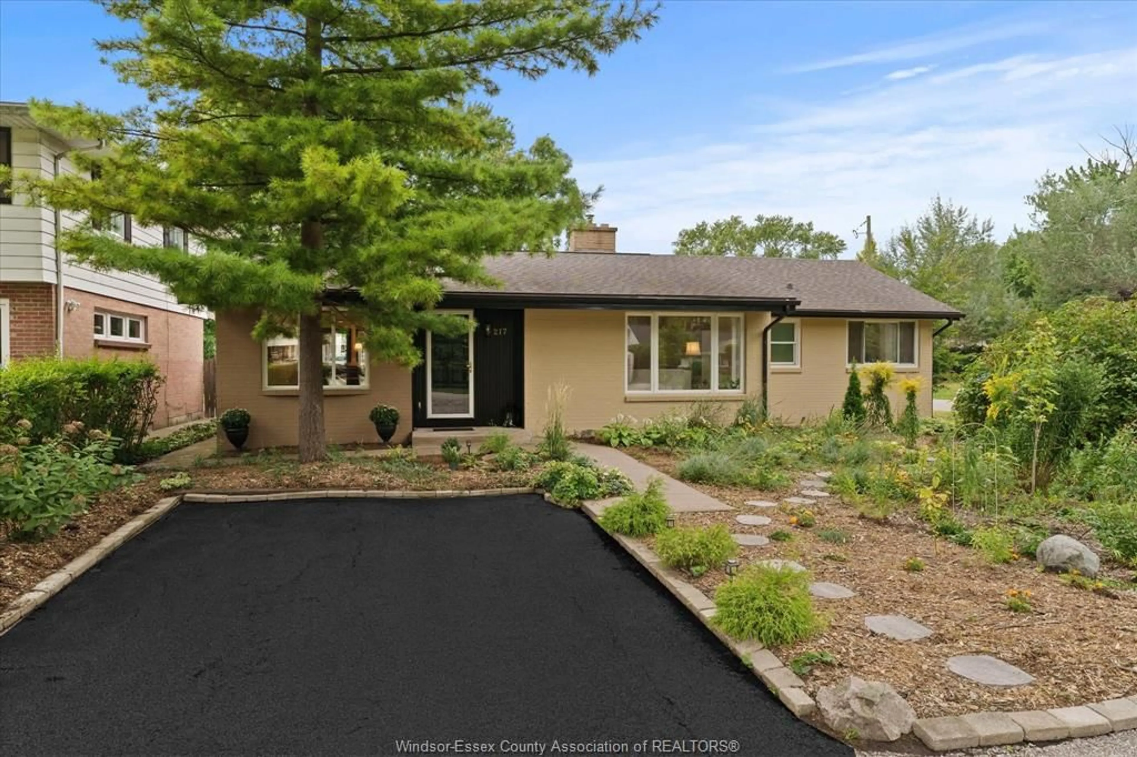 Home with vinyl exterior material, street for 217 ARLINGTON Blvd, Tecumseh Ontario N8N 2J8