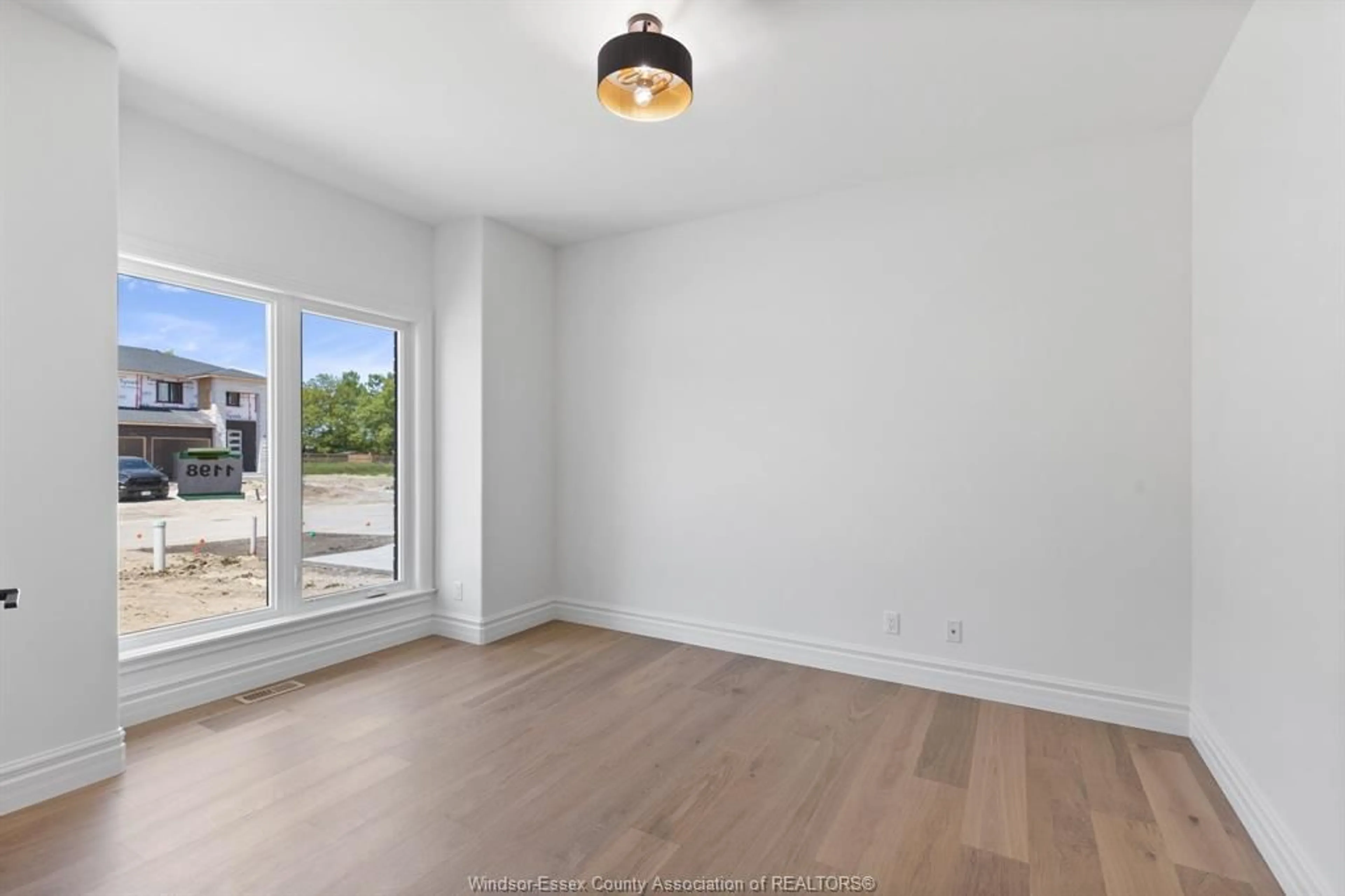 A pic of a room for 3686 FARROW Ave, Windsor Ontario N9E 0B2