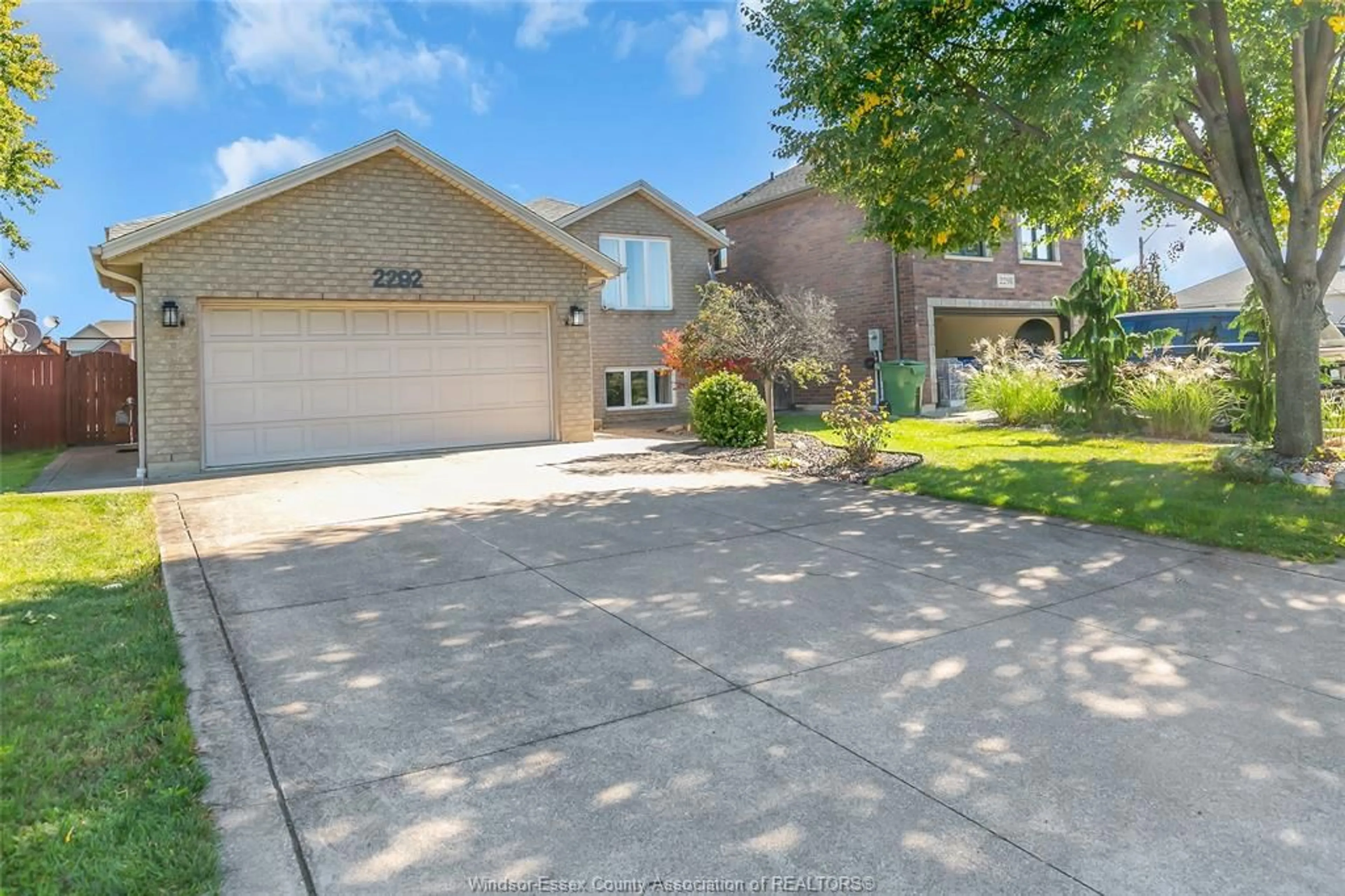 Unknown for 2292 ASKIN Ave, Windsor Ontario N9B 3Y4