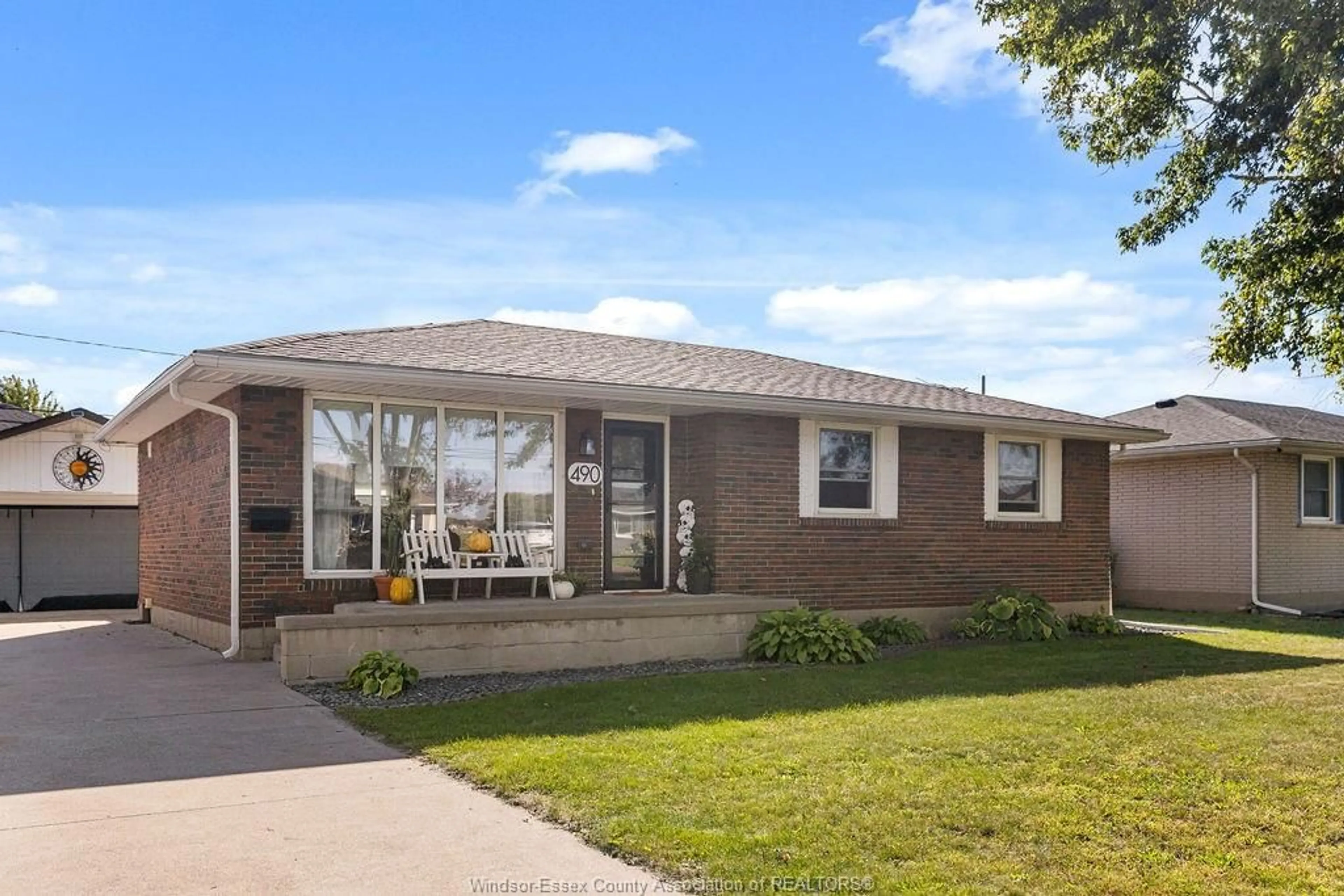Home with brick exterior material, street for 490 VICTORY, LaSalle Ontario N9J 1V7