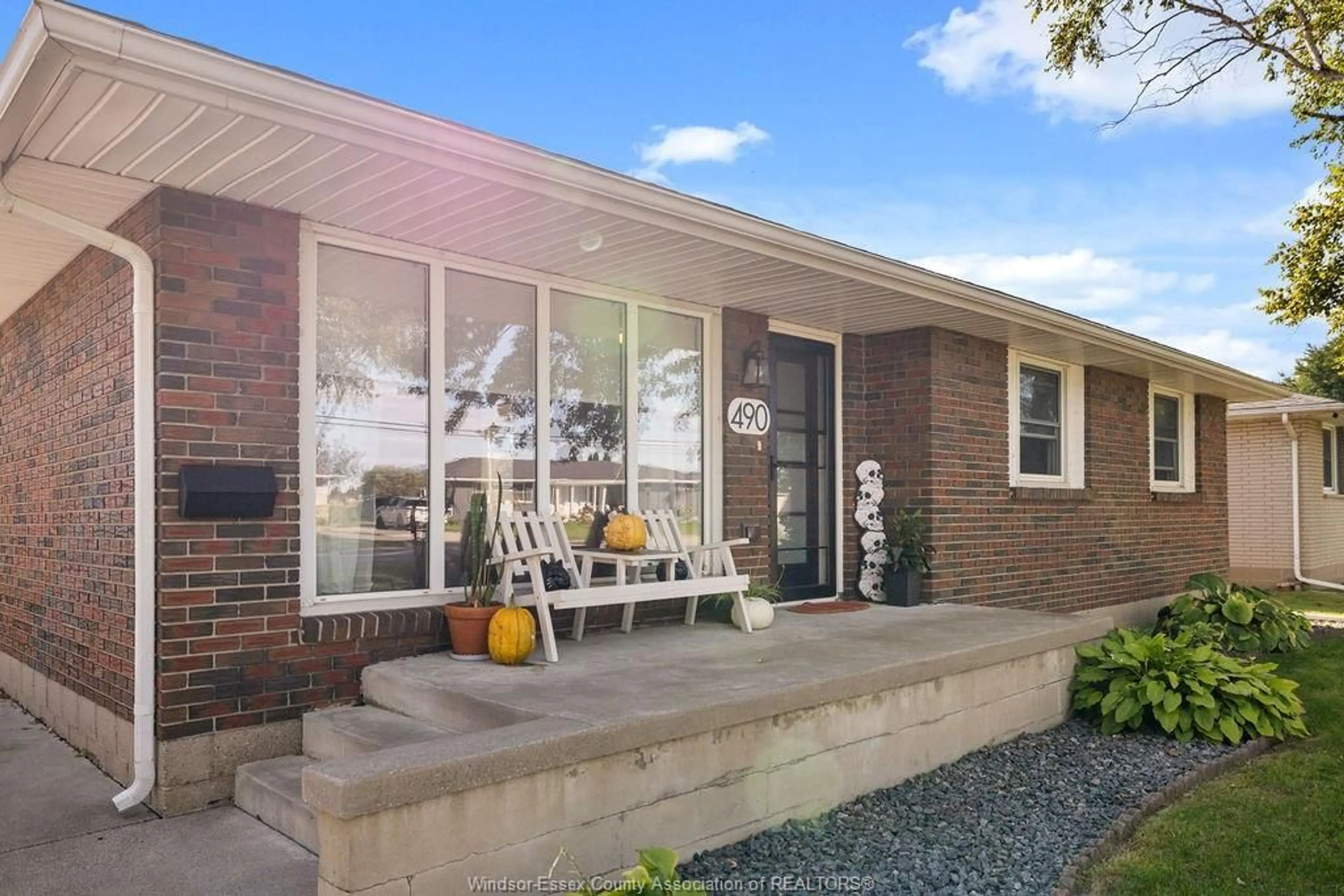 Home with brick exterior material, street for 490 VICTORY, LaSalle Ontario N9J 1V7