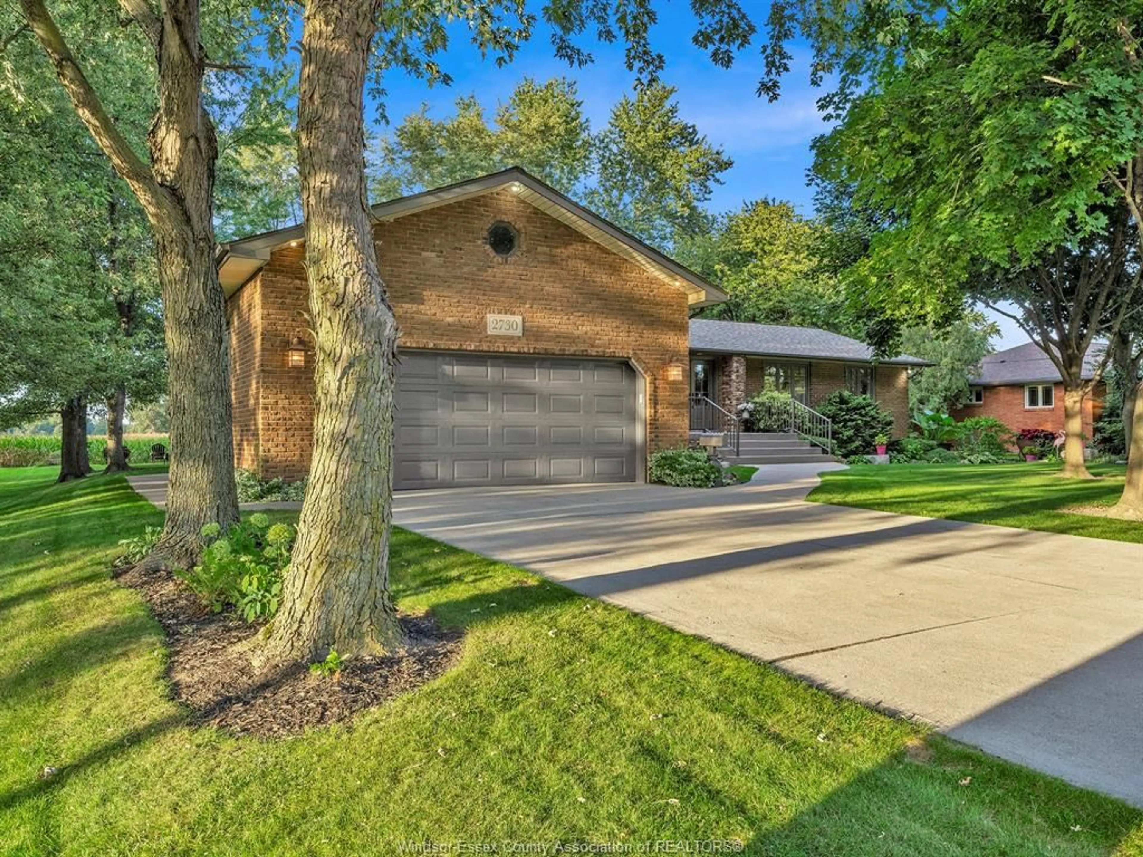 Home with brick exterior material, street for 2730 BOUFFARD, LaSalle Ontario N9H 1W2