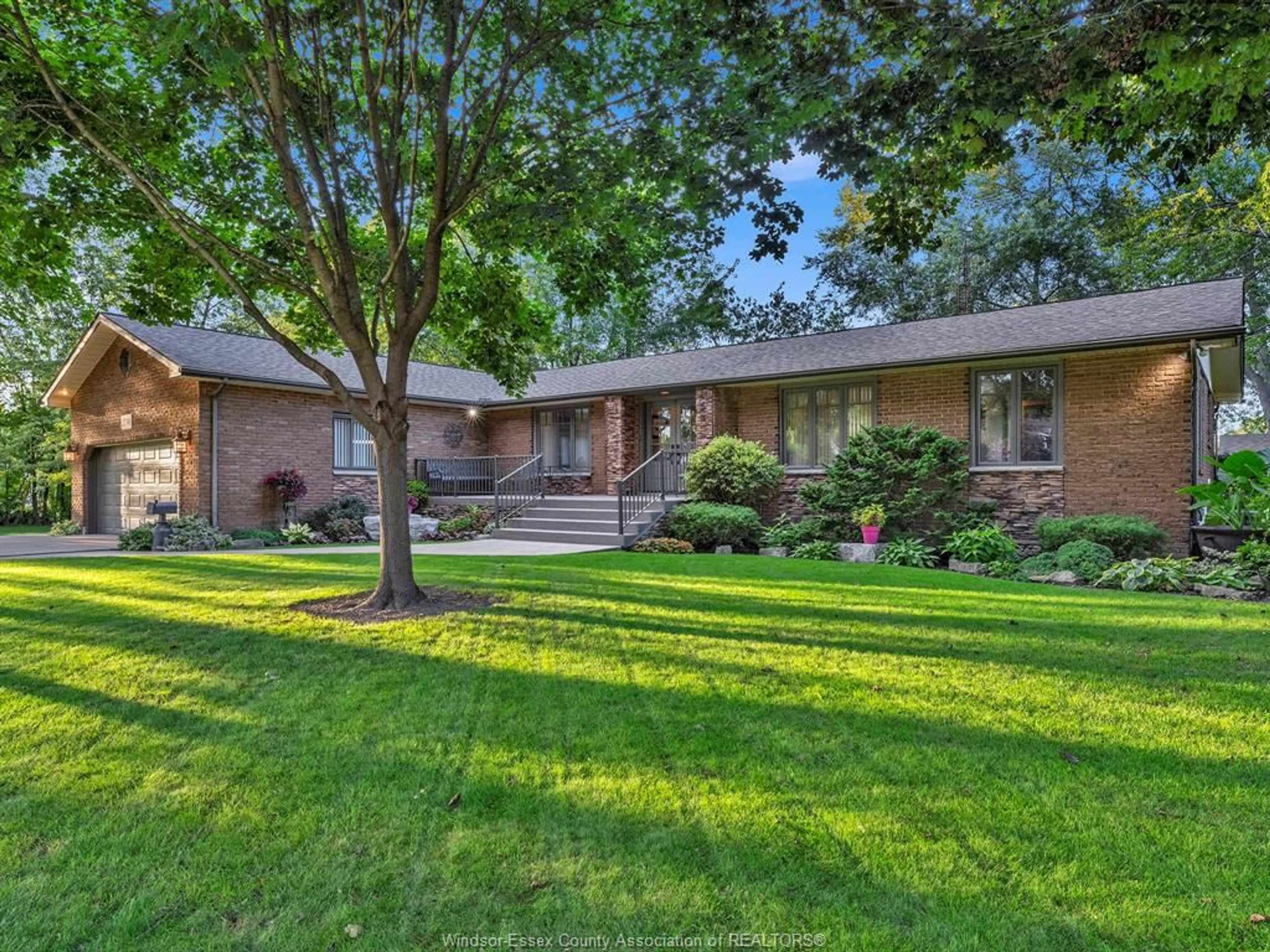 Home with brick exterior material, unknown for 2730 BOUFFARD, LaSalle Ontario N9H 1W2