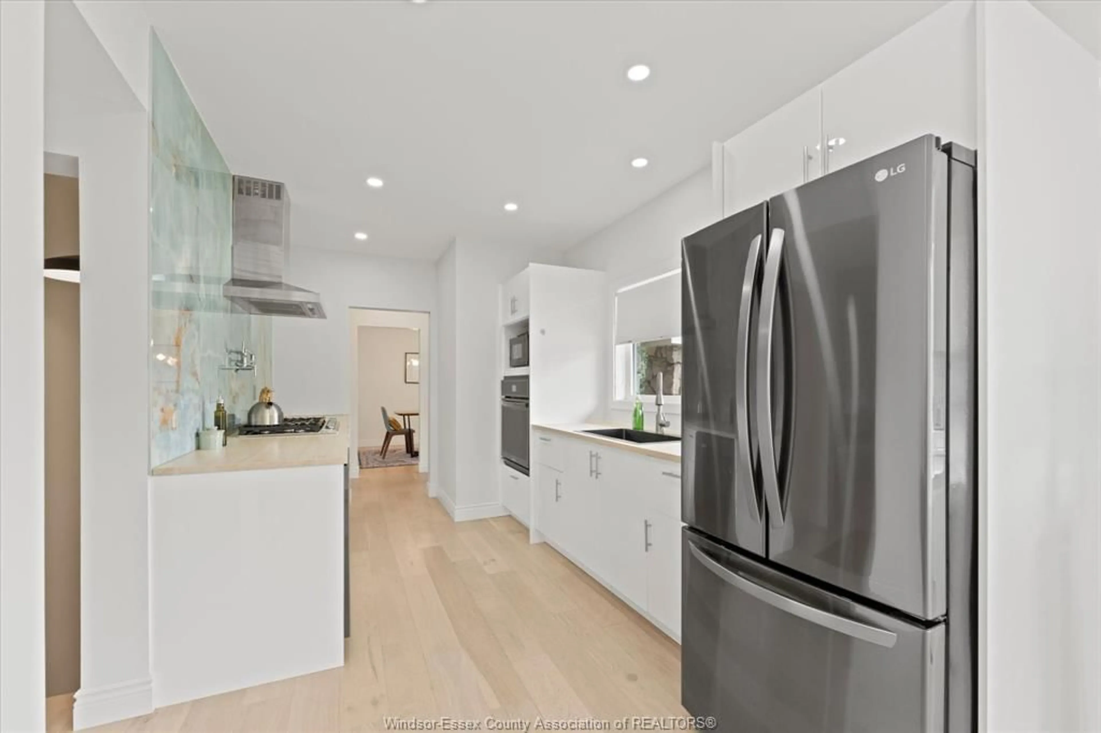 Contemporary kitchen, ceramic/tile floor for 1965 OLIVE Rd, Windsor Ontario N8T 1R4