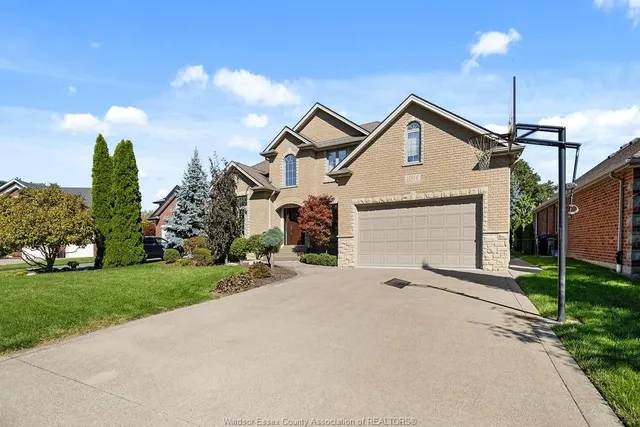 1004 WOODLAND CRES, Lakeshore 3