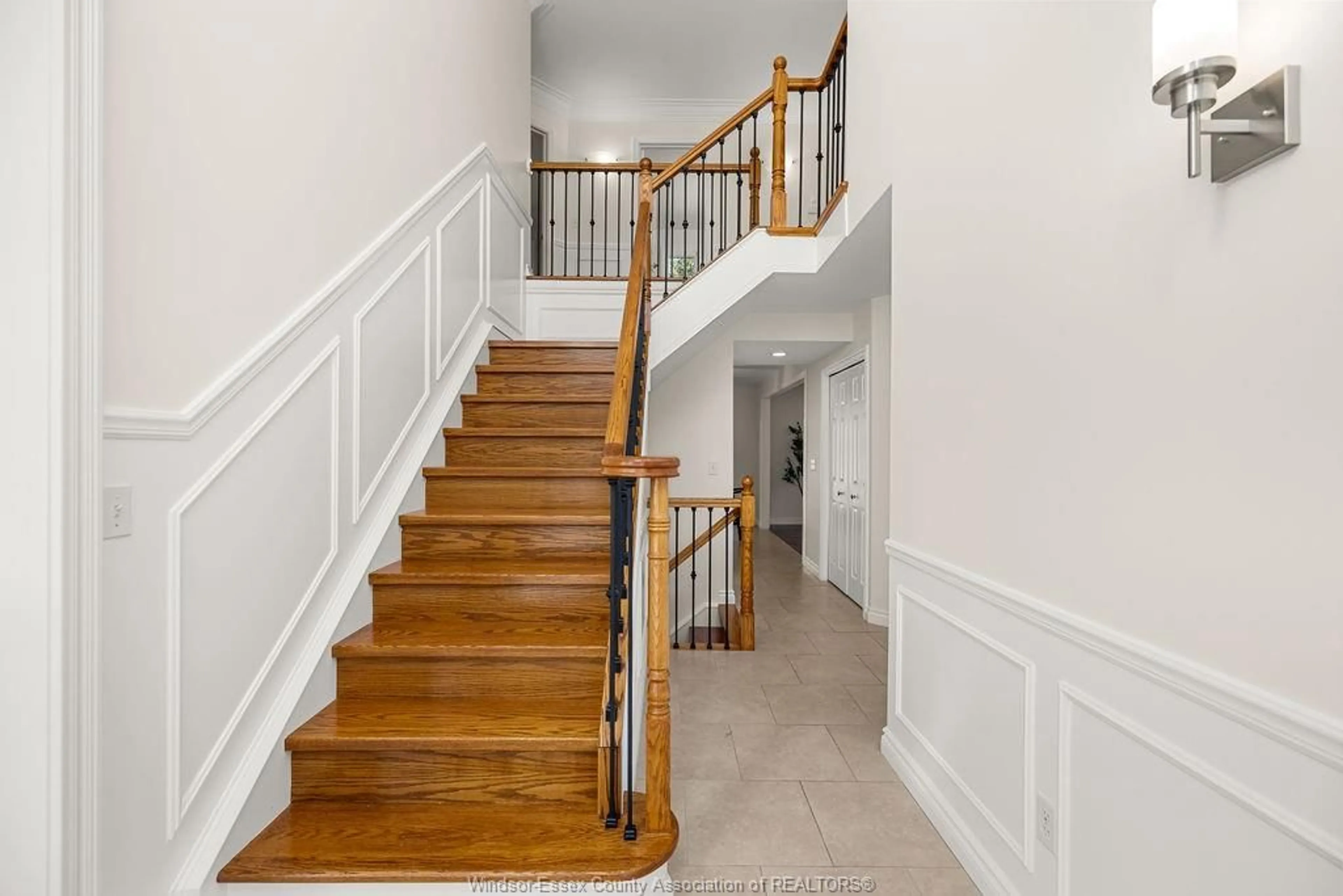 Unknown for 1004 WOODLAND CRES, Lakeshore Ontario N8L 0V9
