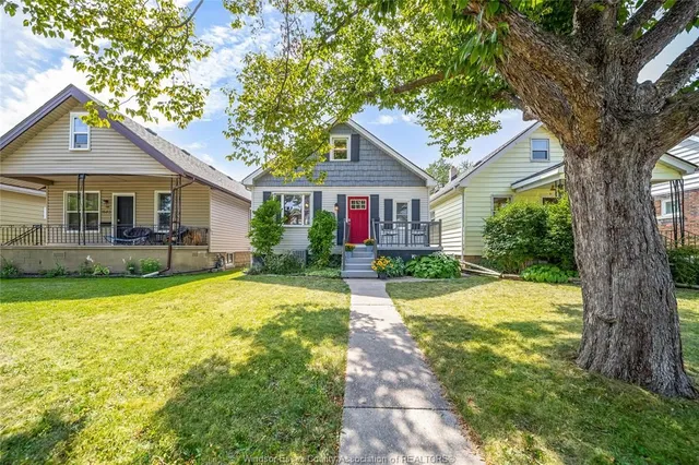 1641 HALL Ave, Windsor 2