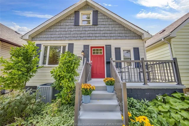 1641 HALL Ave, Windsor 3