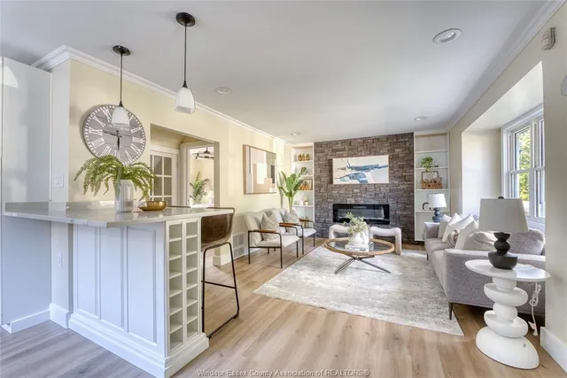 1325 Bernard, Windsor 4