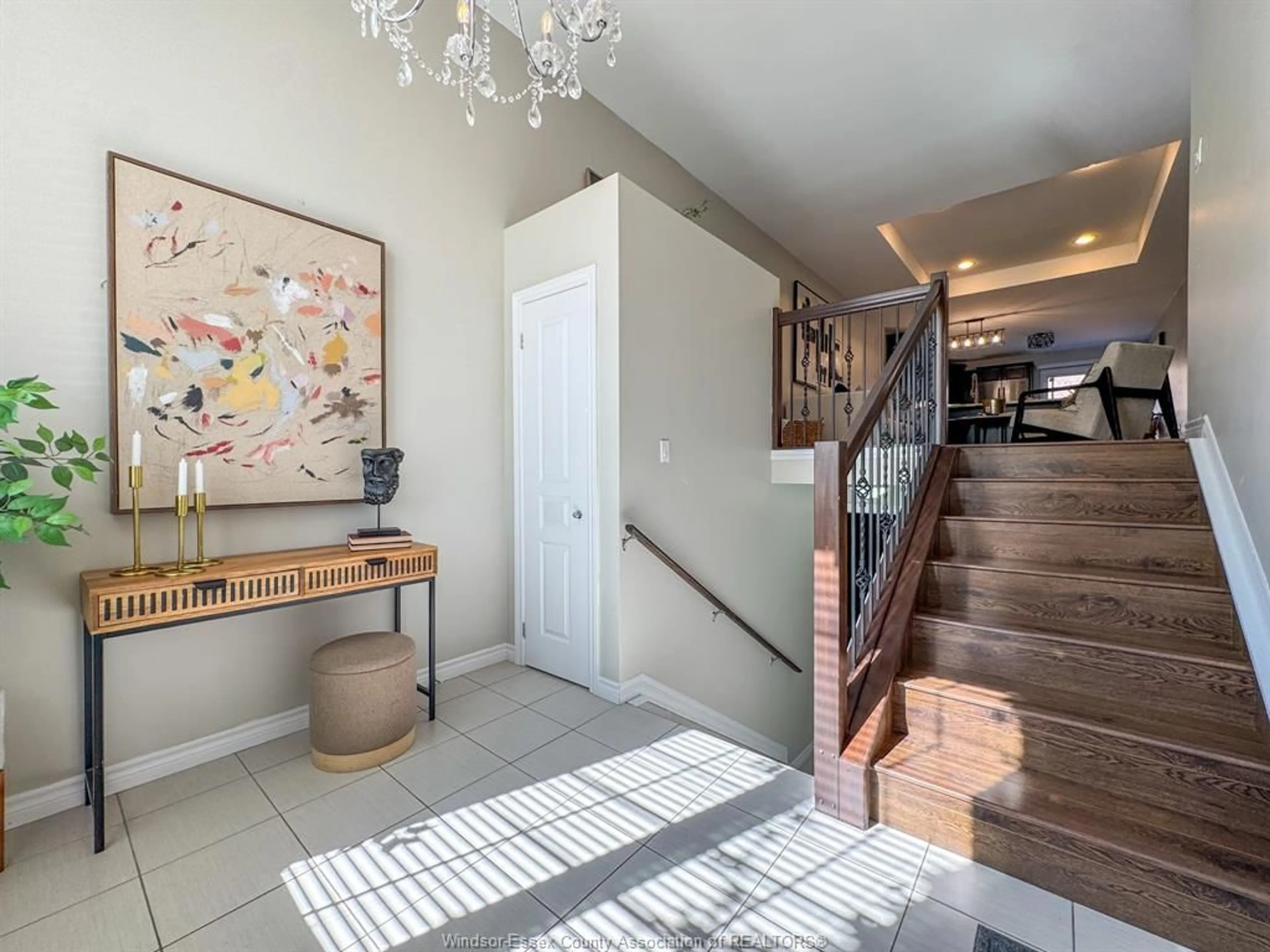 Indoor entryway for 11926 BOULDER, Windsor Ontario N8P 1Z6