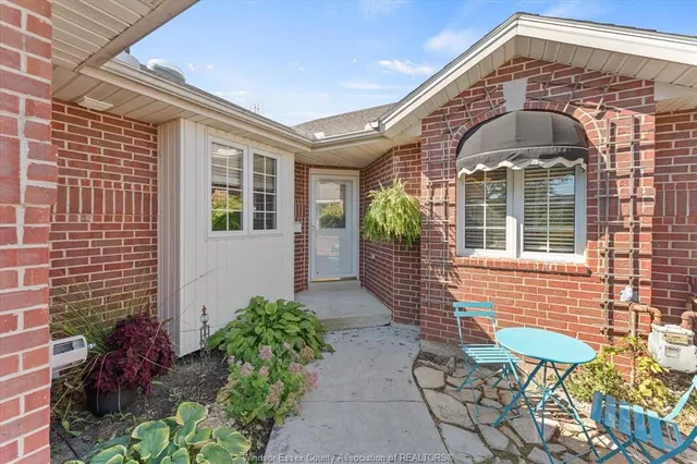 330 SADDLE Lane, Kingsville 5